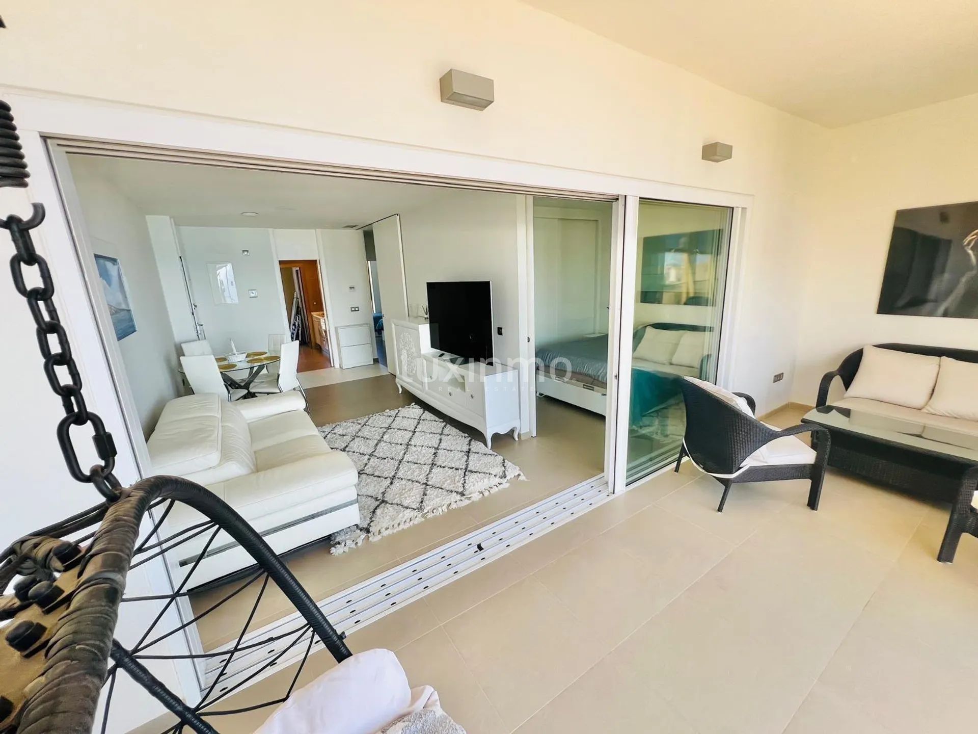 Modern 2 bed apartment with sea views in Poniente — photo 4