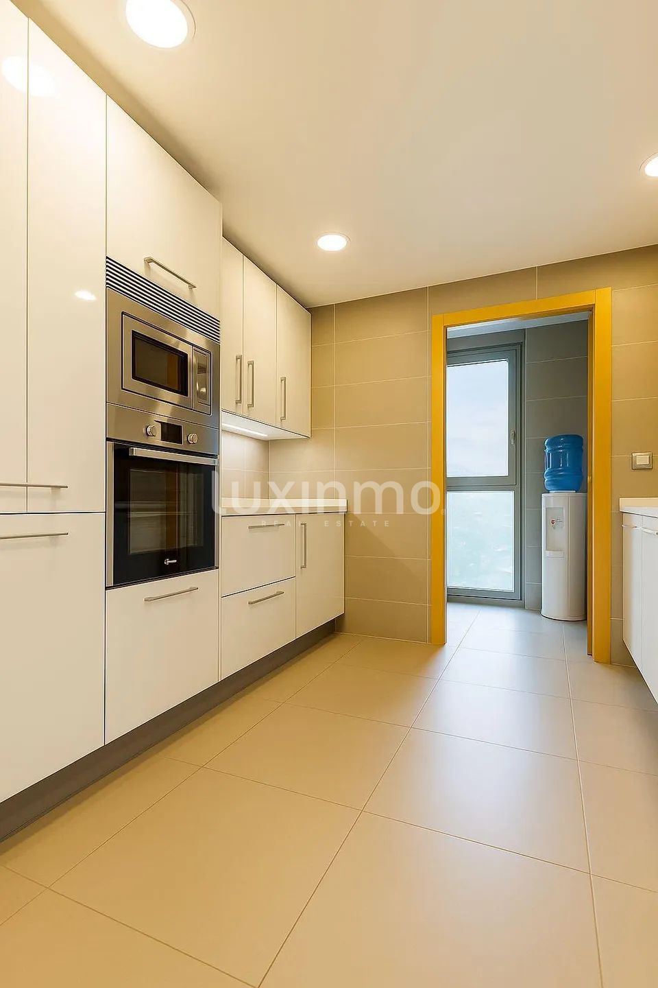 Modern 2 bed apartment with sea views in Poniente — photo 9