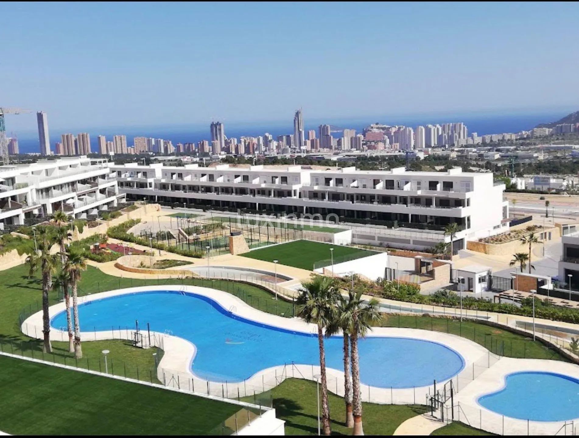 Moderno piso de 2 dormitorios con vistas al mar en Finestrat