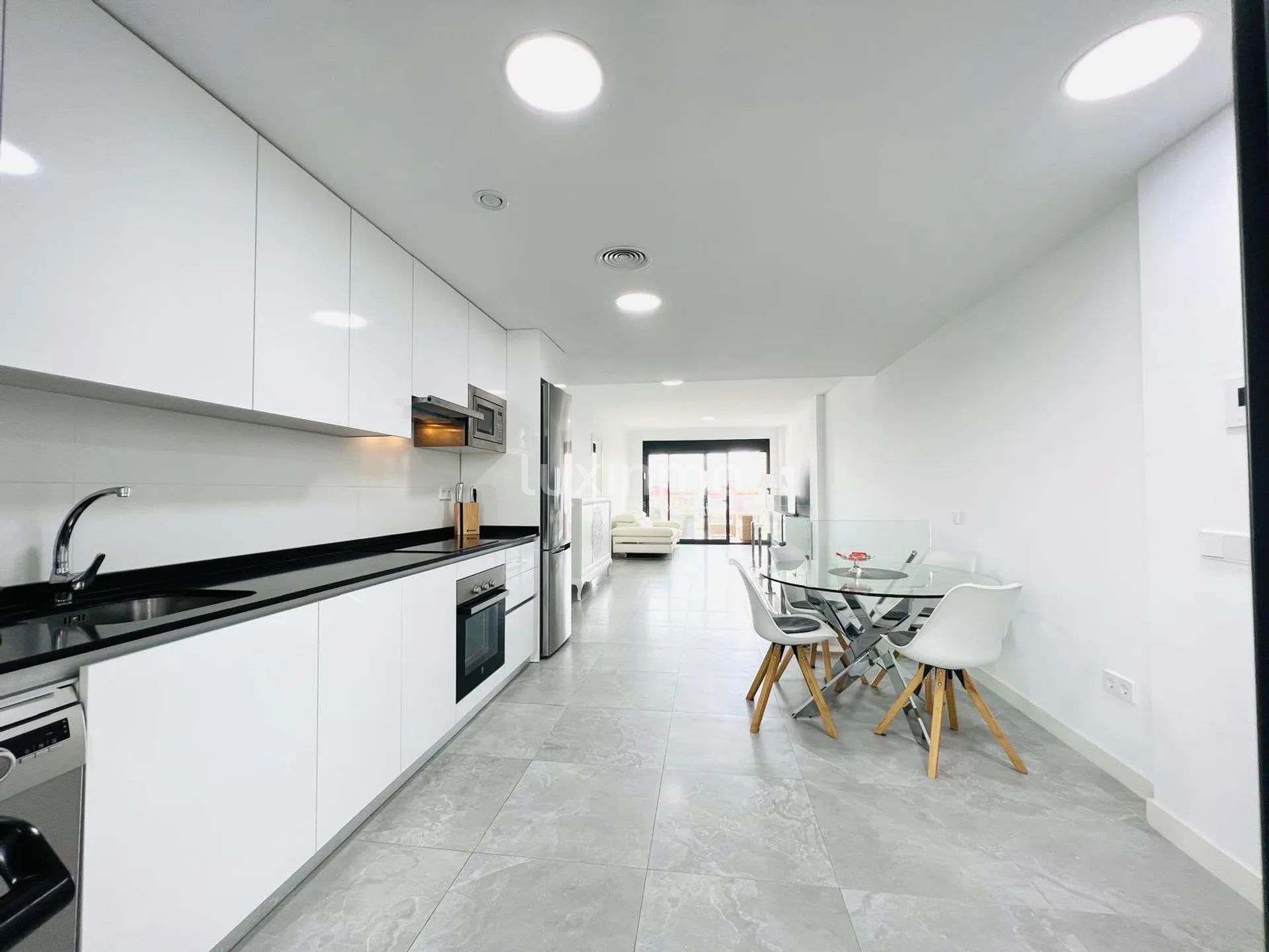 Modern 2 bedroom flat with sea views in Finestrat — photo 3