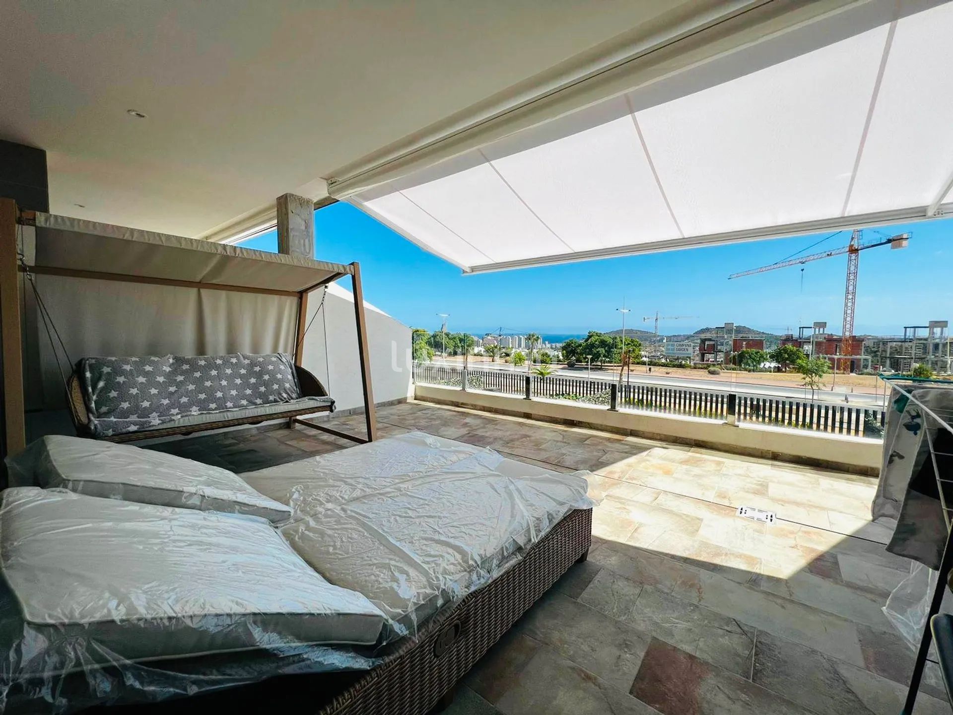 Moderno piso de 2 dormitorios con vistas al mar en Finestrat — photo 13