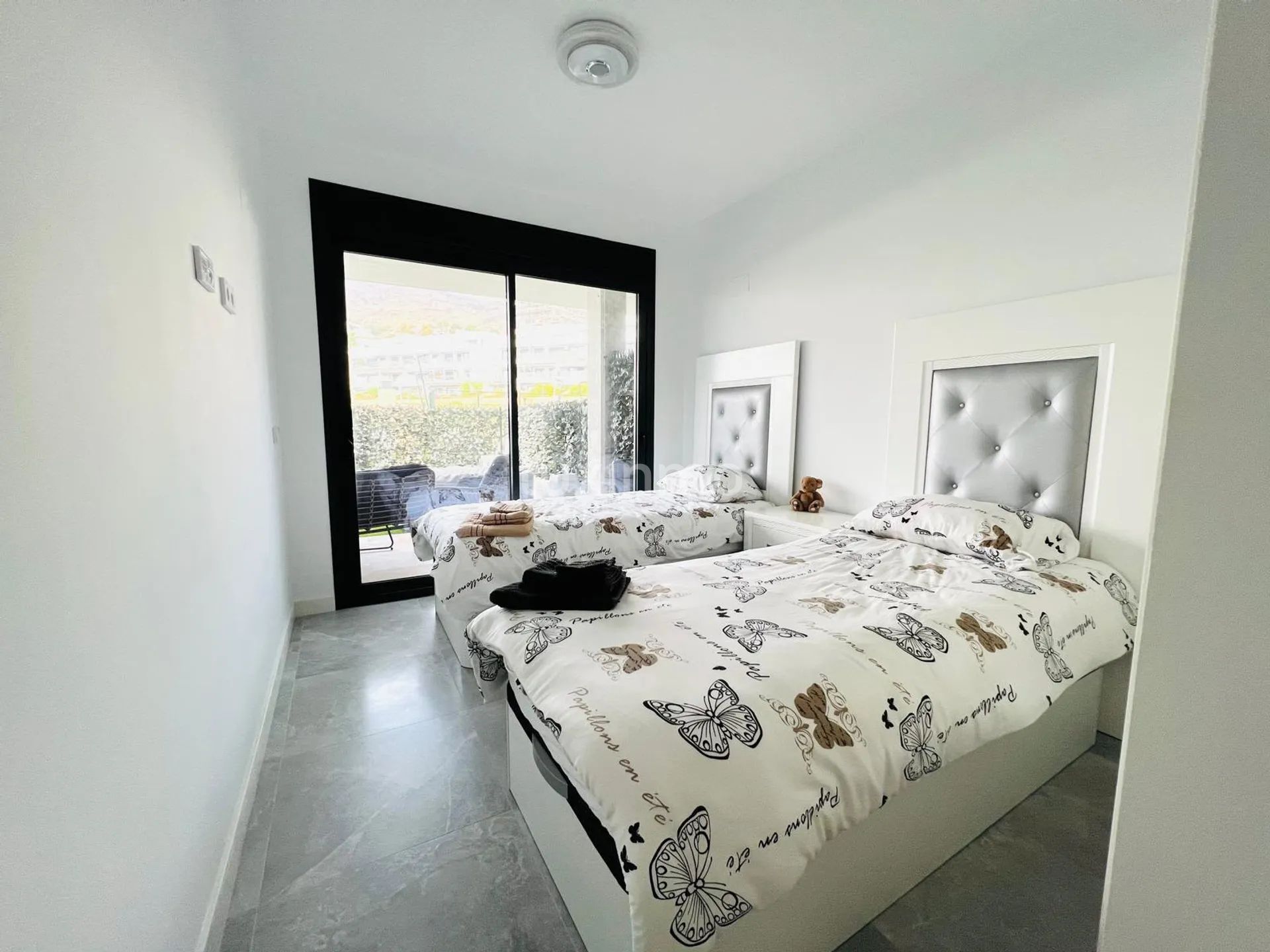 Moderno piso de 2 dormitorios con vistas al mar en Finestrat — photo 10