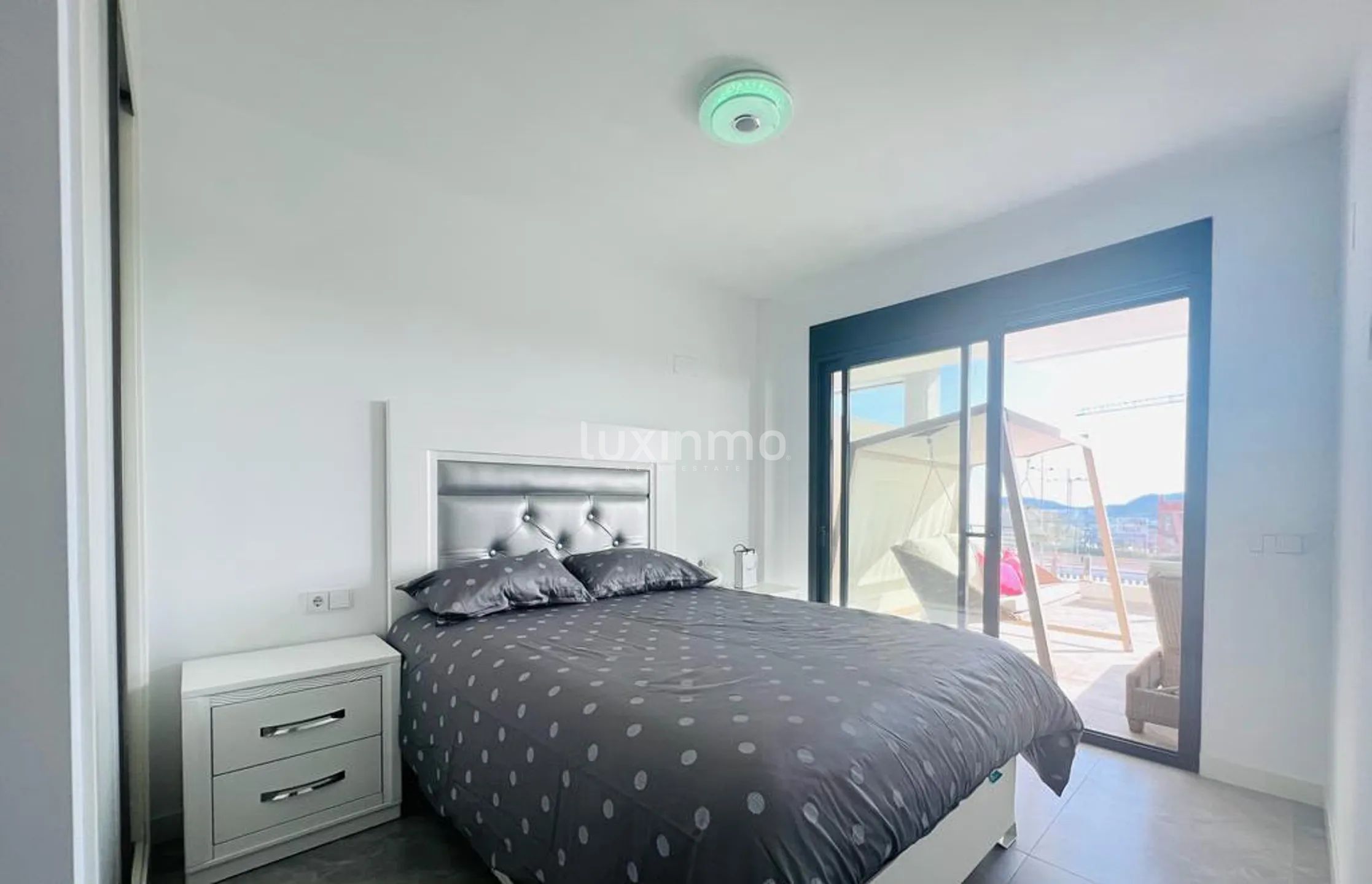 Modern 2 bedroom flat with sea views in Finestrat — photo 8