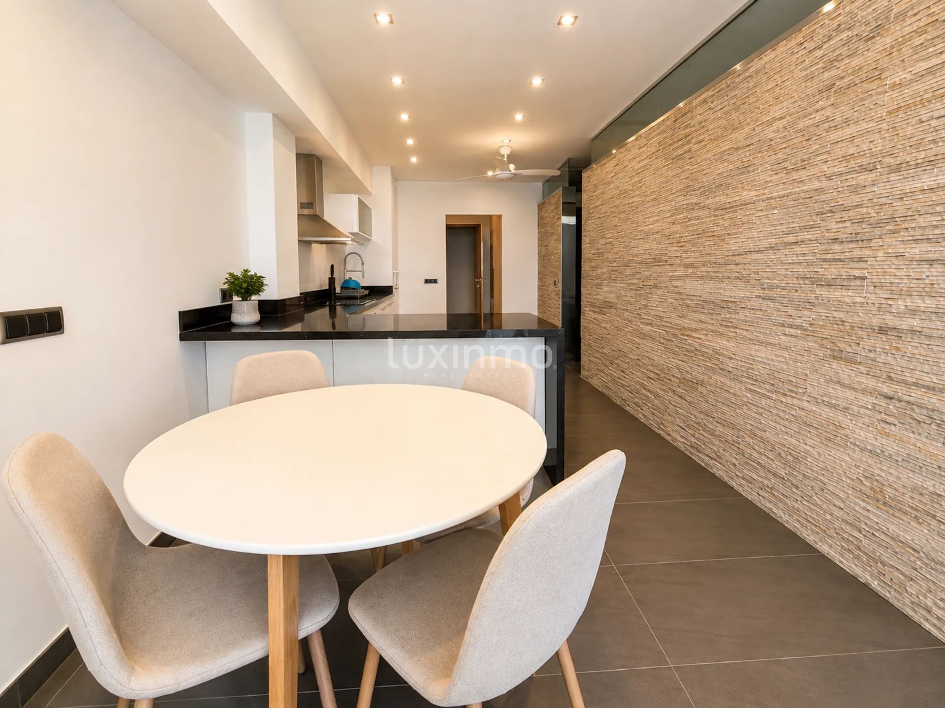 Spectacular 3-bedroom property in Mascarat — photo 28