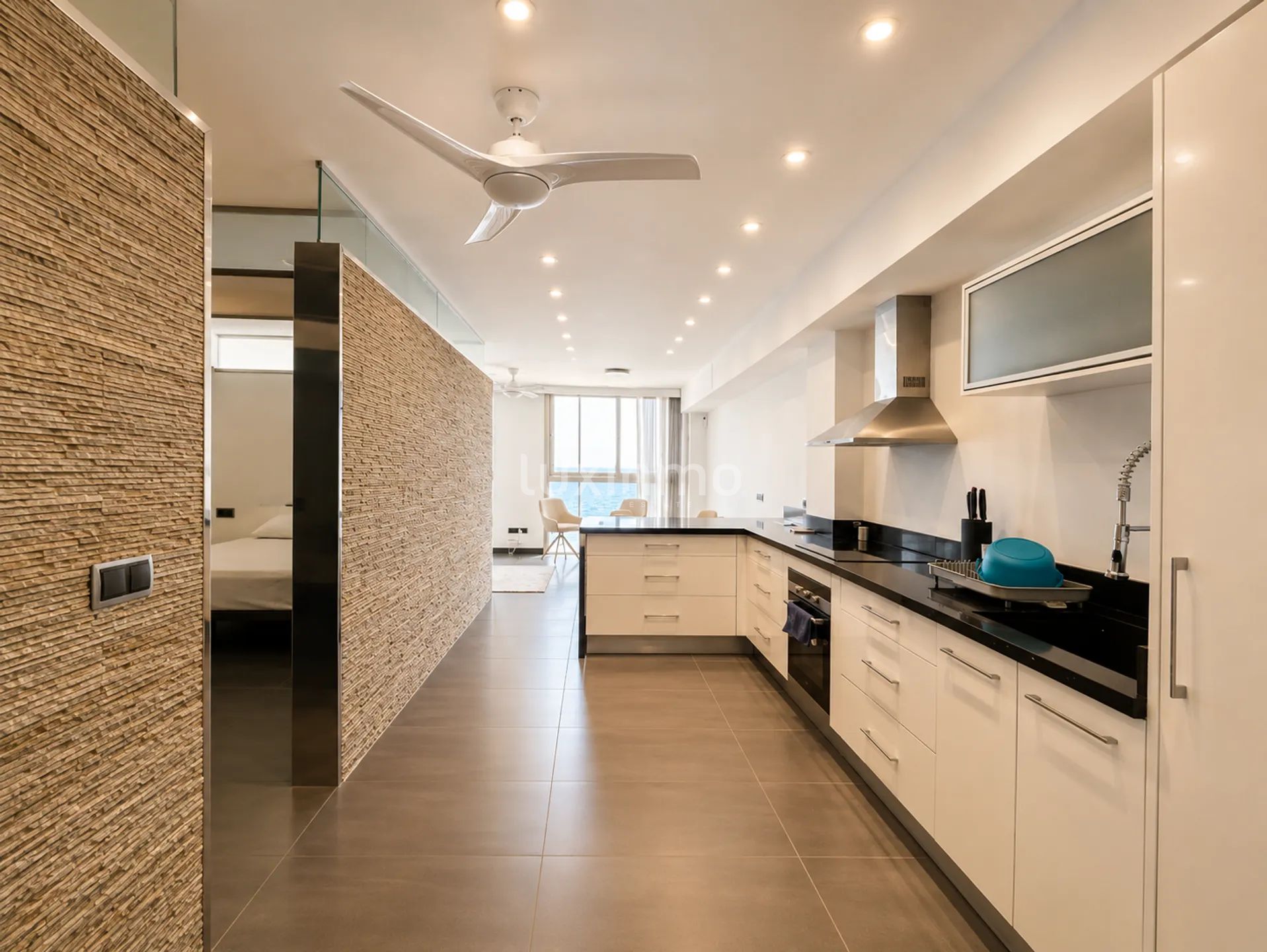 Spectacular 3-bedroom property in Mascarat — photo 26