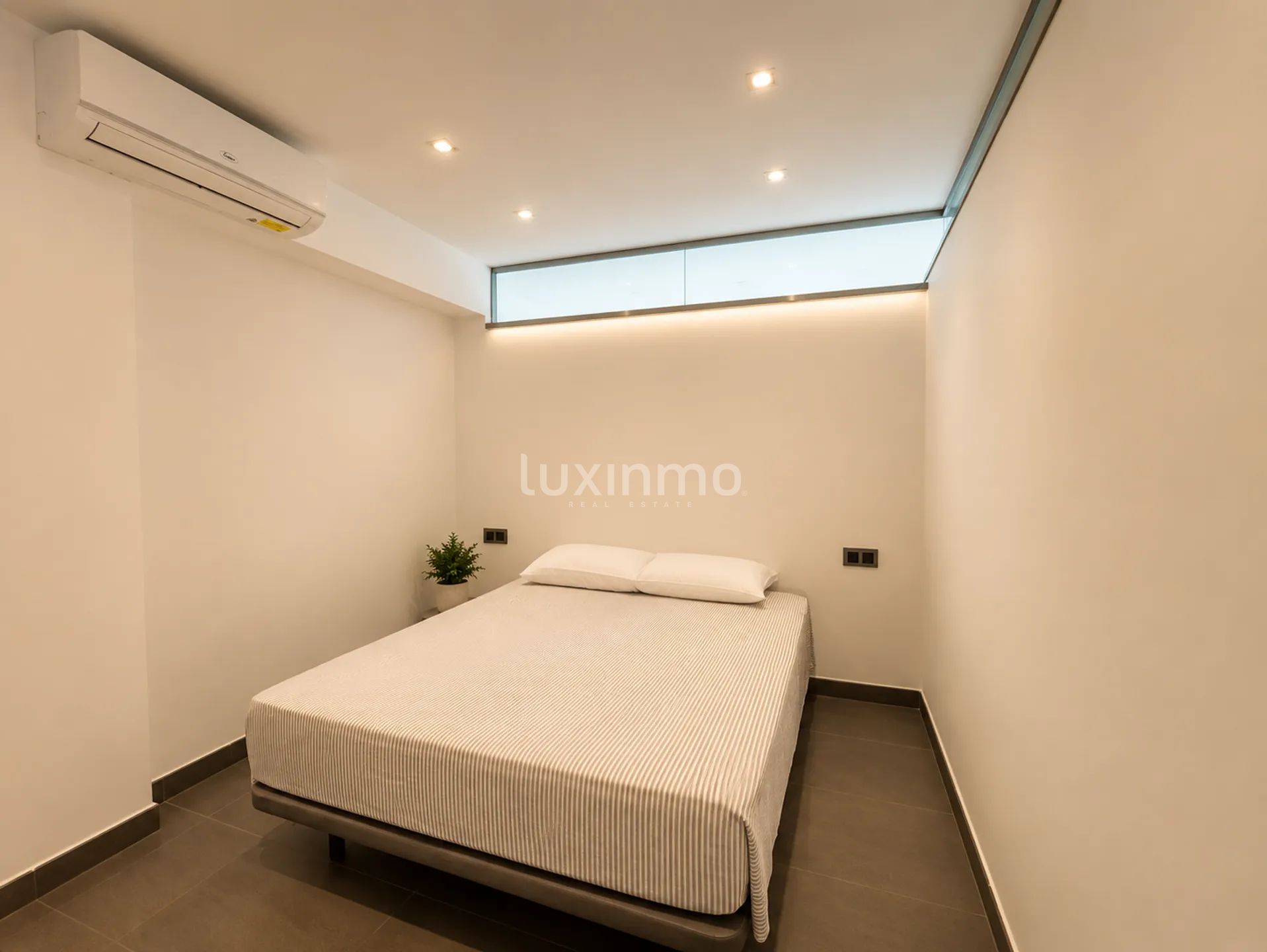 Spectacular 3-bedroom property in Mascarat — photo 30