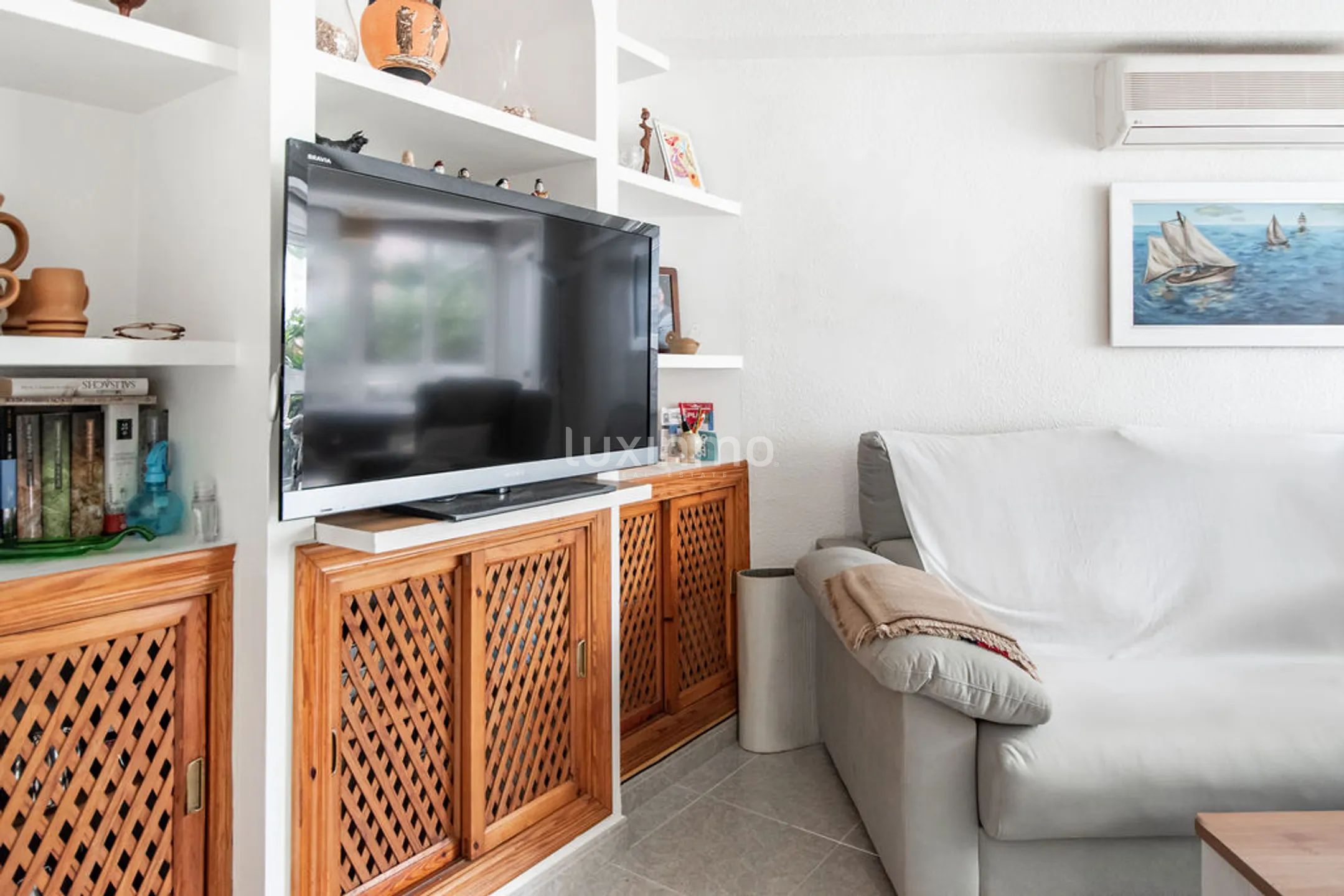 Second line beach apartment to rent in Poniente Beach — photo 6