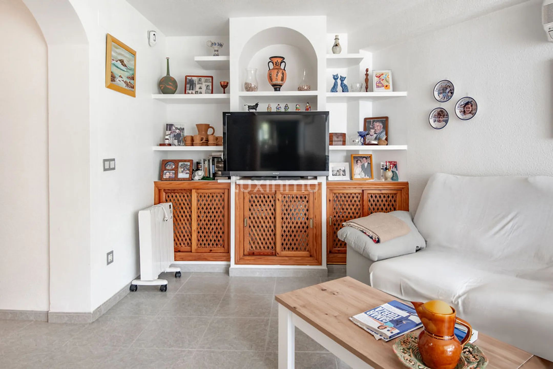Second line beach apartment to rent in Poniente Beach — photo 7