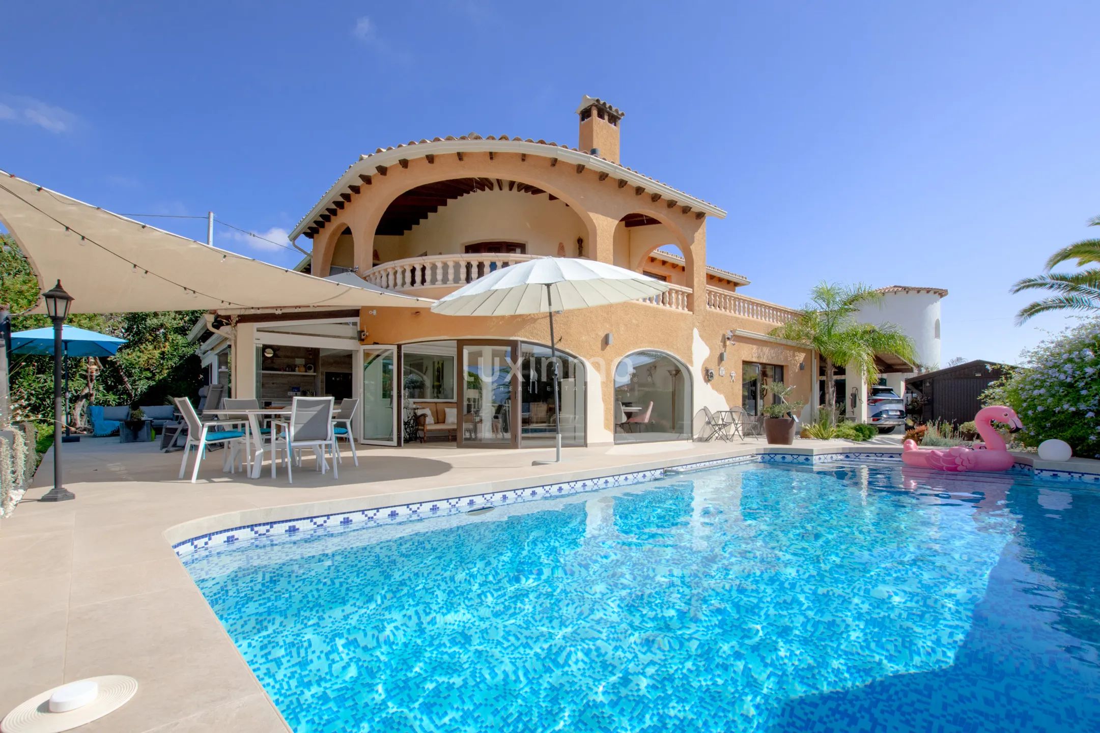 Villa mediterránea con vistas panorámicas y al mar en Calpe
