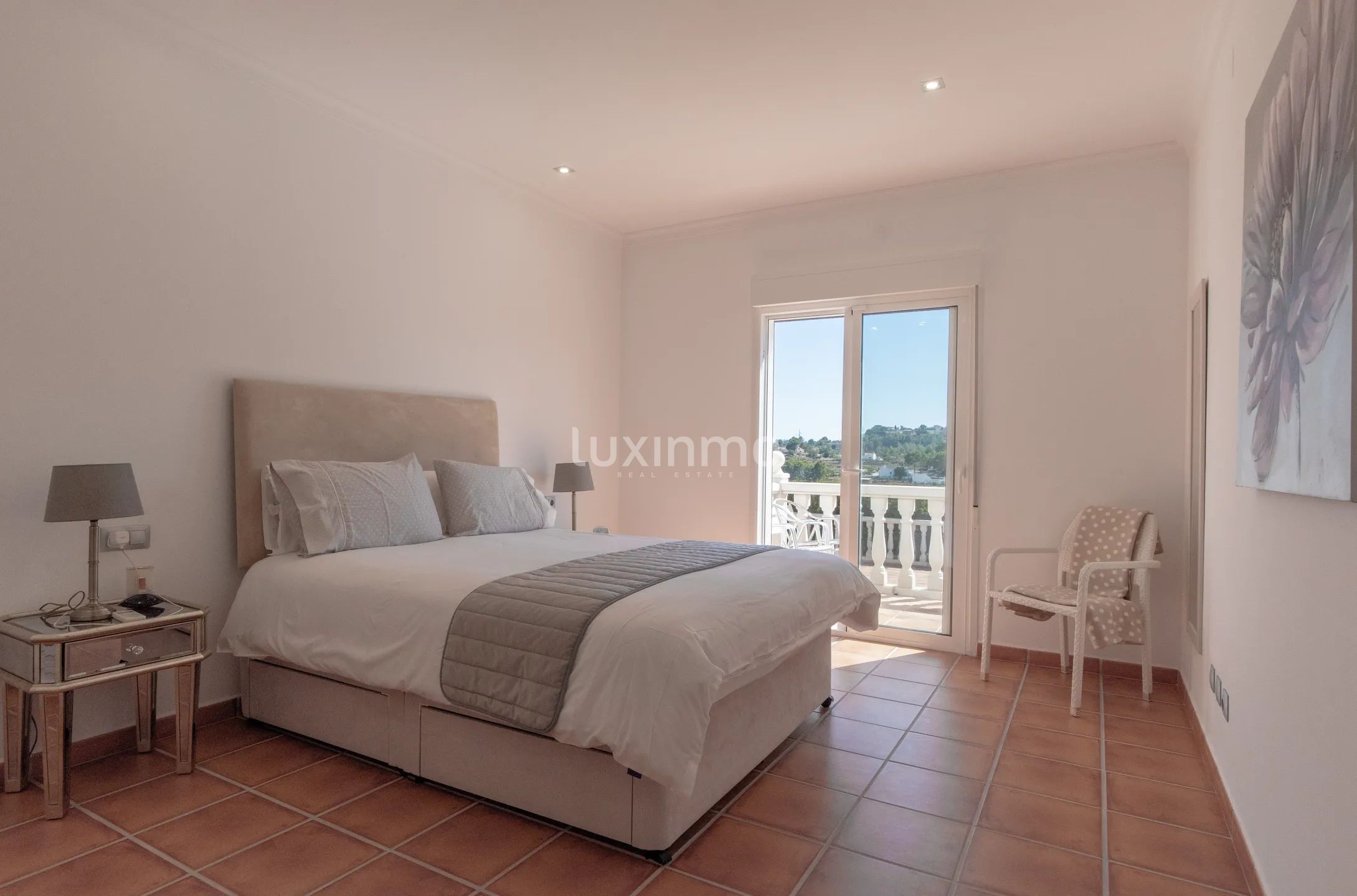 Detached villa with guest studio, pool and sea views in Calpe — photo 16