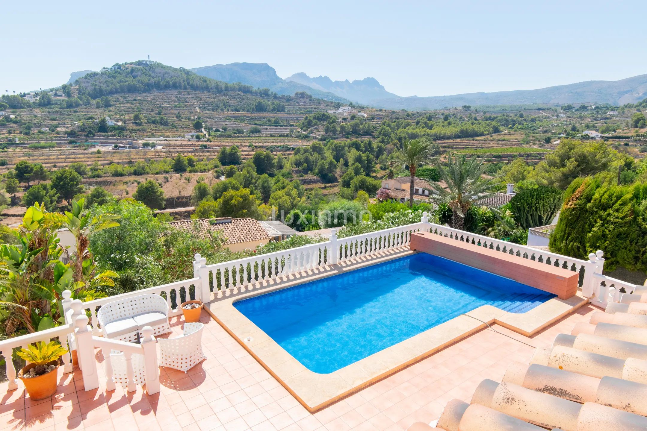 Detached villa with guest studio, pool and sea views in Calpe — photo 3