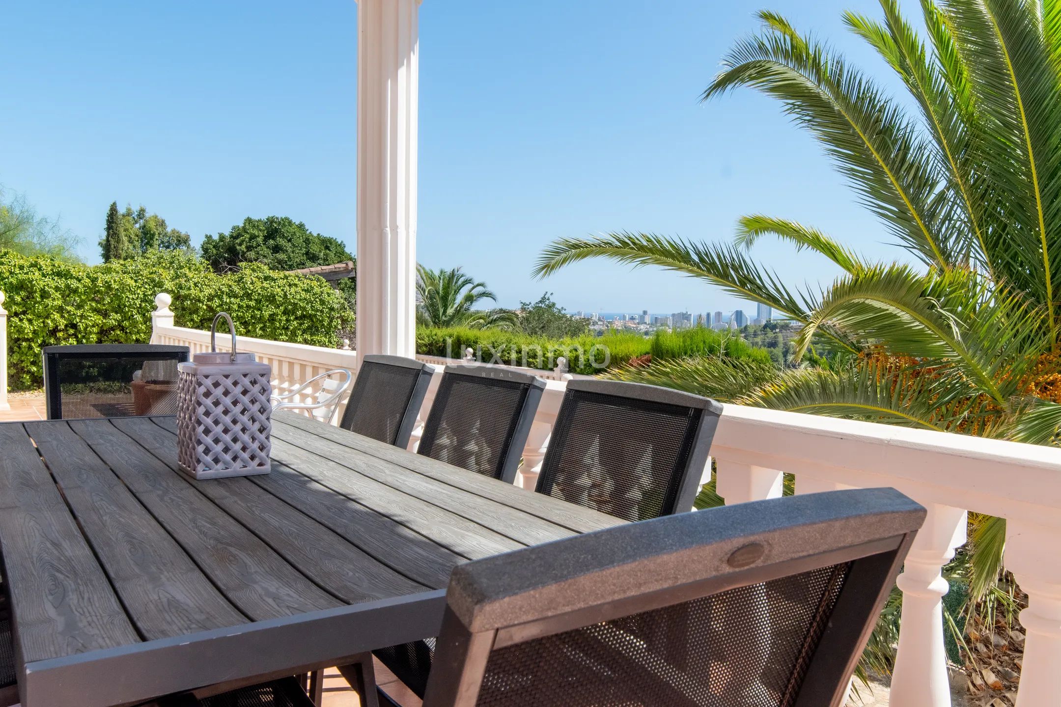 Detached villa with guest studio, pool and sea views in Calpe — photo 19
