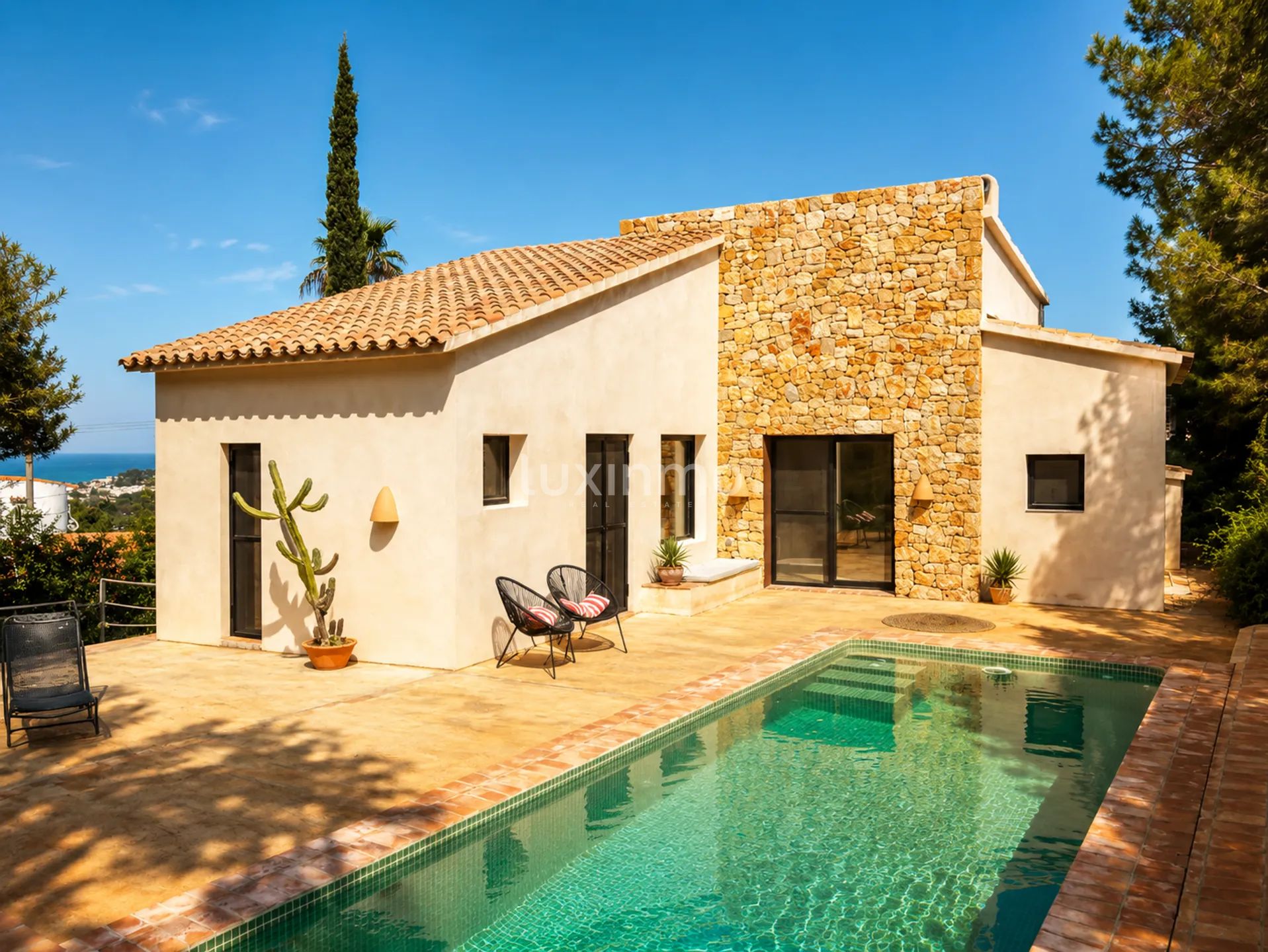 Single-storey villa with 3 bedrooms and a tourist licence in Dénia