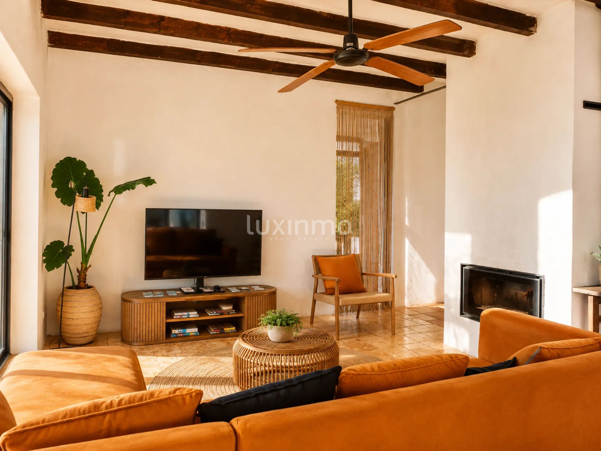 Single-storey villa with 3 bedrooms and a tourist licence in Dénia — photo 3