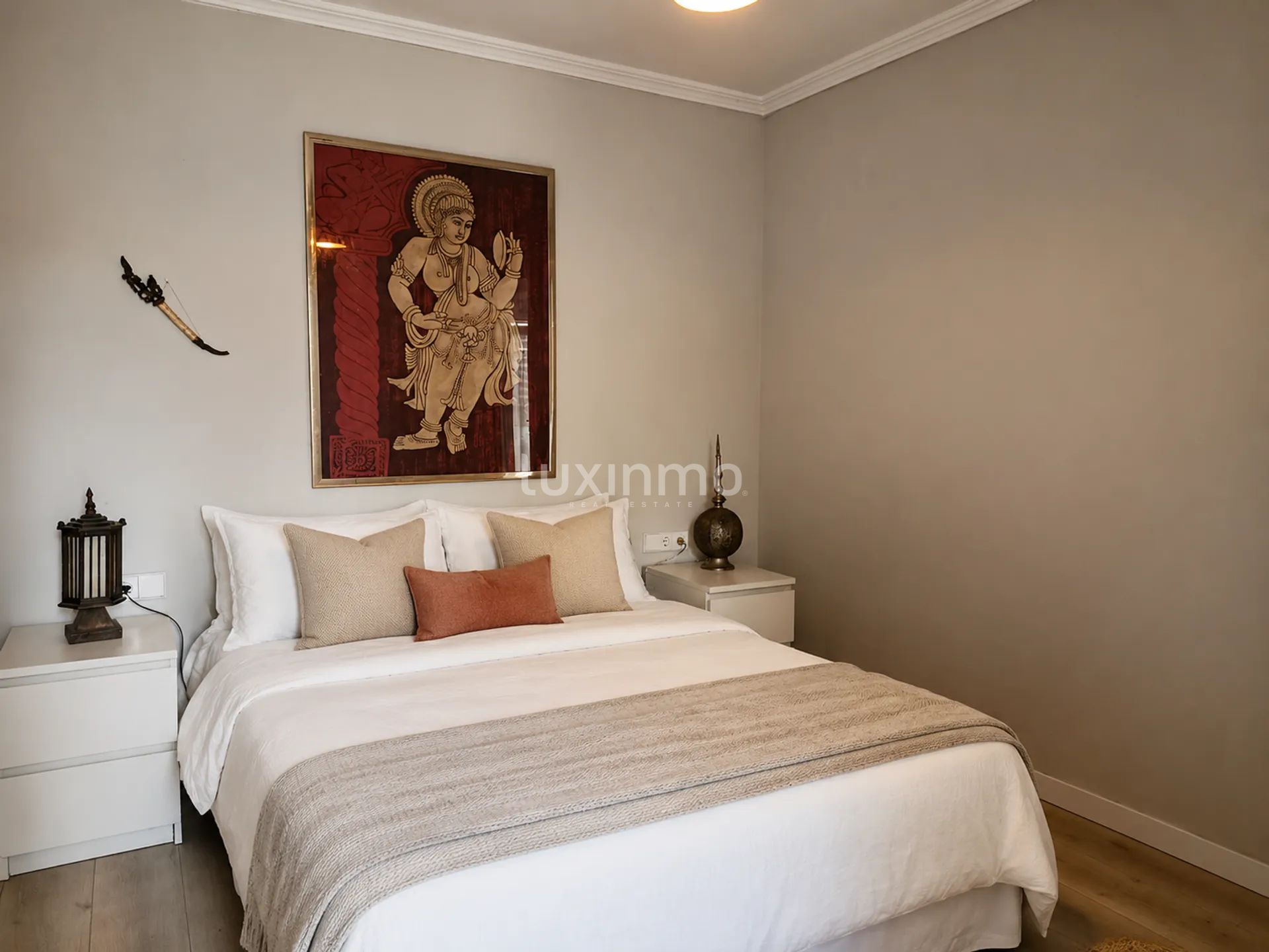 A charming and spacious three-bedroom flat for sale in Talamanca, right next to Cap Martinet — photo 18