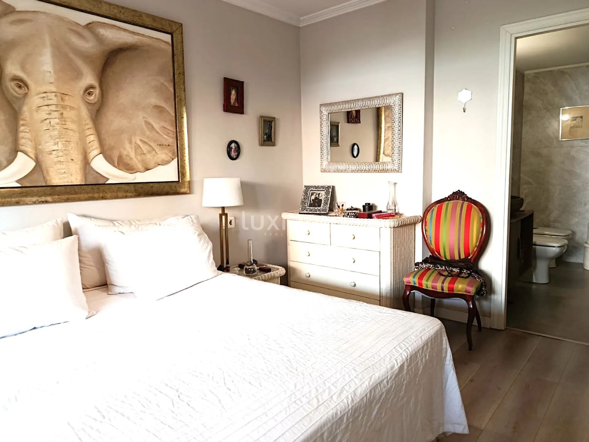 A charming and spacious three-bedroom flat for sale in Talamanca, right next to Cap Martinet — photo 14