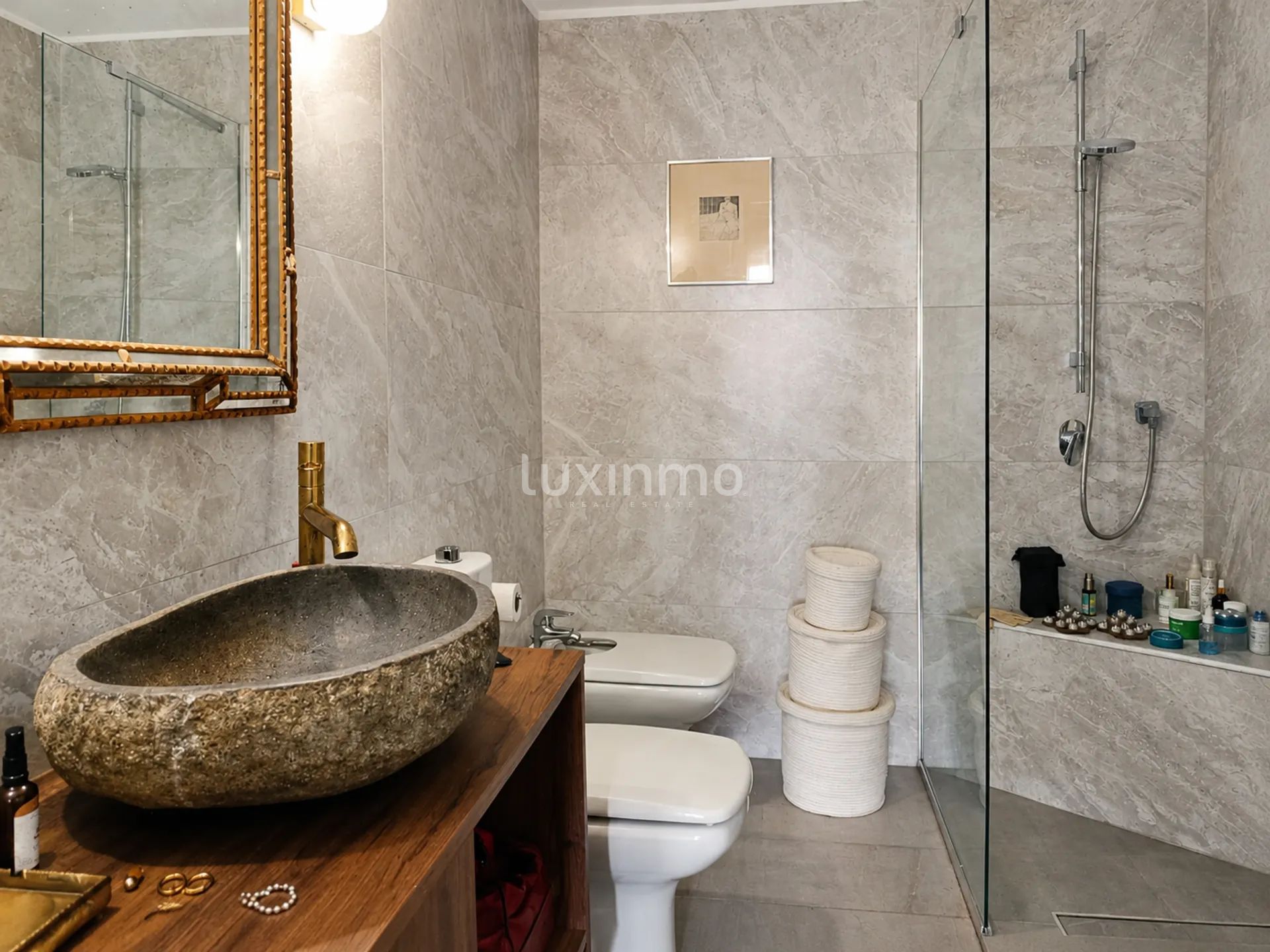 A charming and spacious three-bedroom flat for sale in Talamanca, right next to Cap Martinet — photo 15