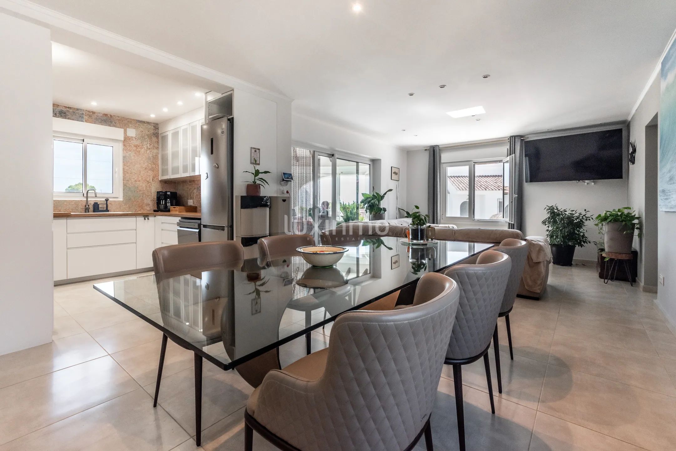 Detached modern villa with guest house and heated pool in Calpe — photo 6