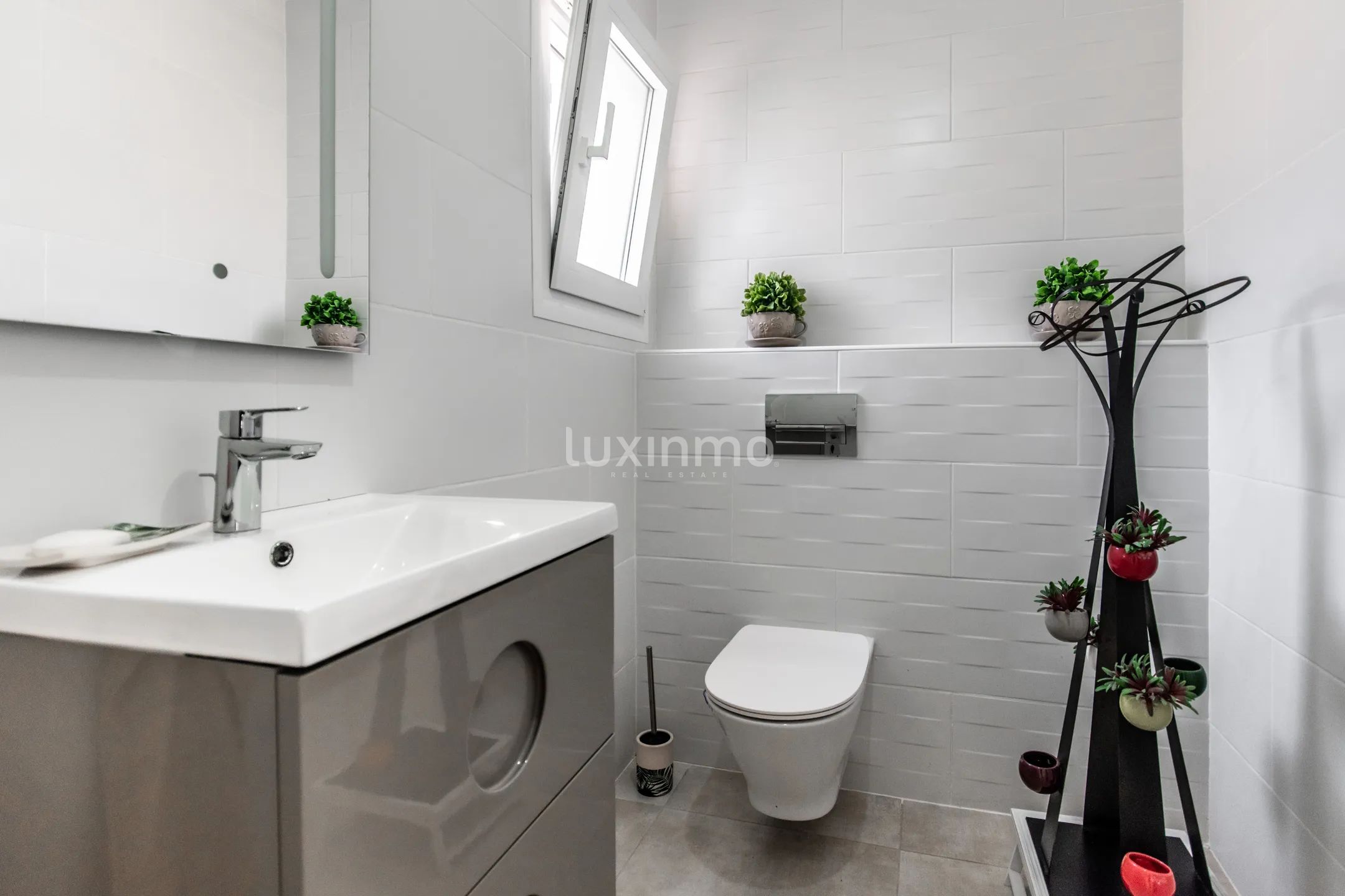 Detached modern villa with guest house and heated pool in Calpe — photo 12