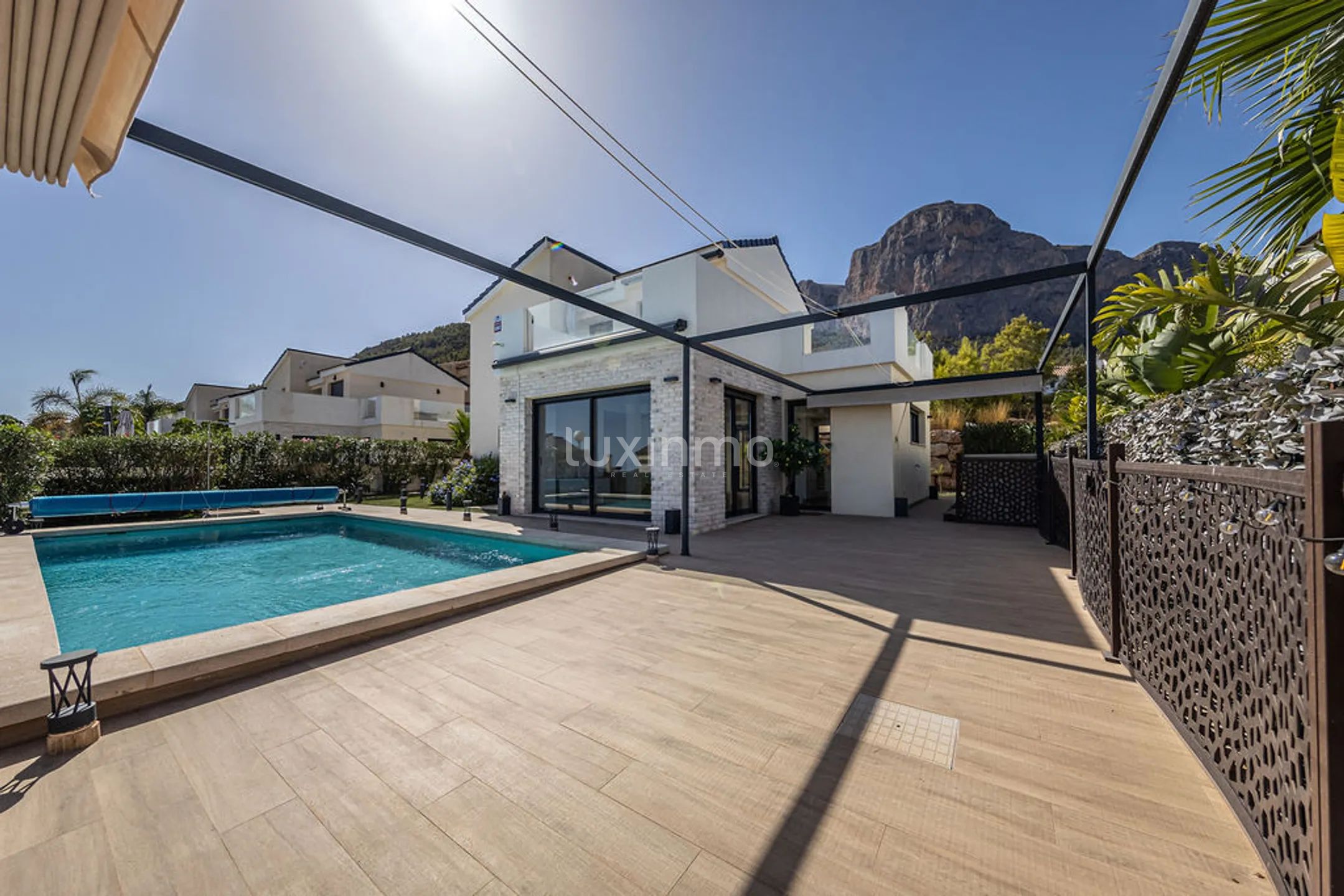 Modern villa with sea views and heated pool for sale in Polop — photo 2