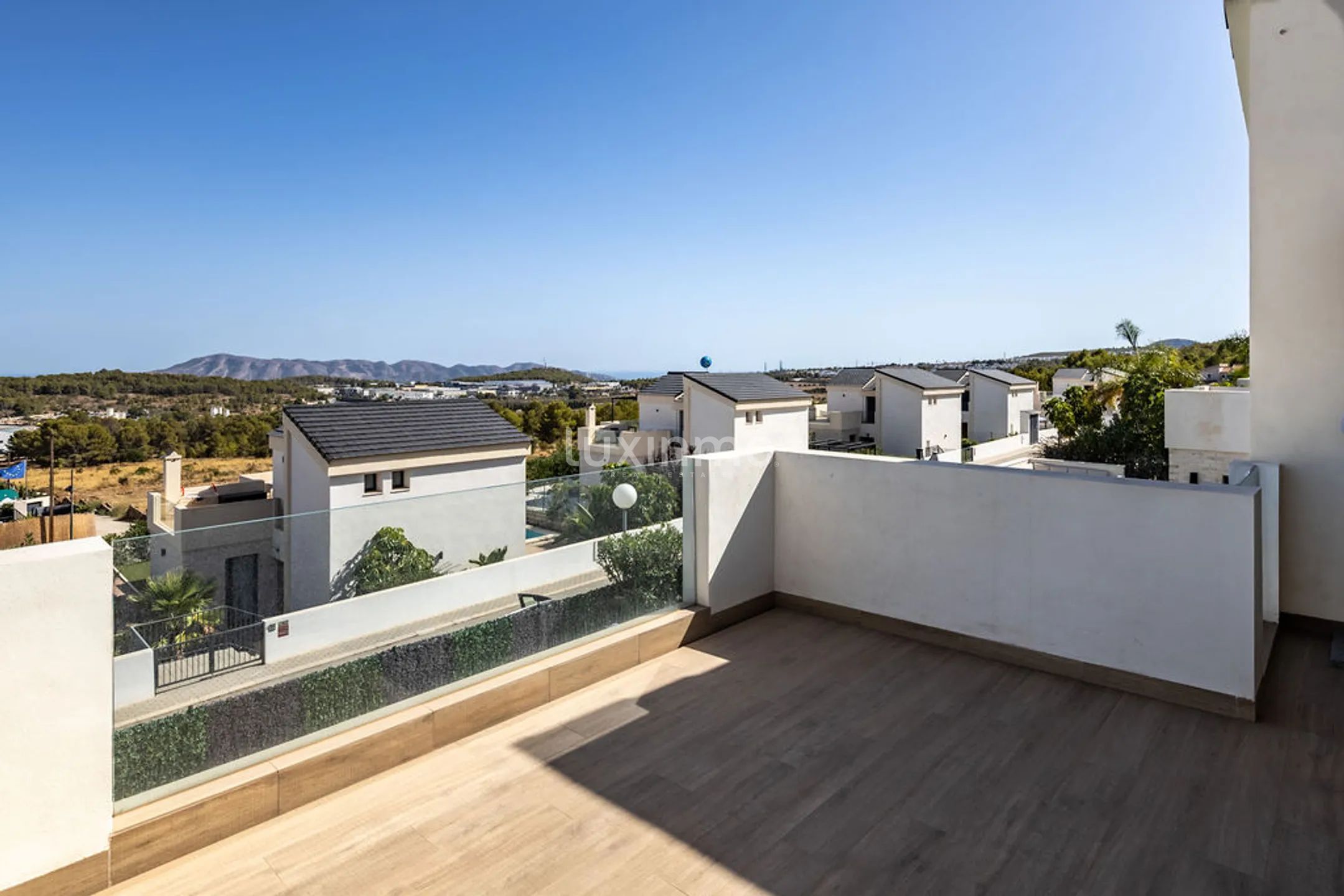 Modern villa with sea views and heated pool for sale in Polop — photo 6