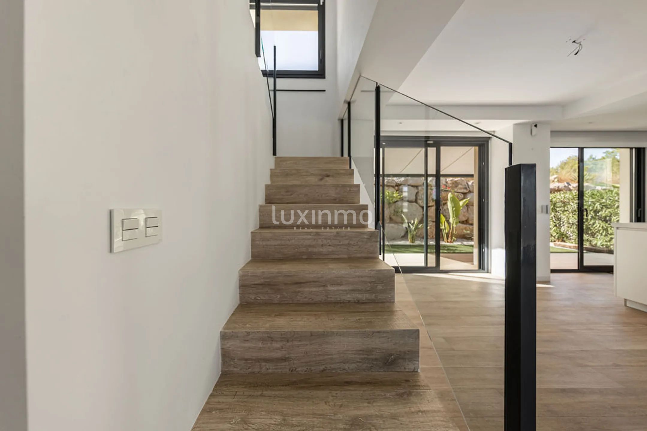 Modern villa with sea views and heated pool for sale in Polop — photo 14