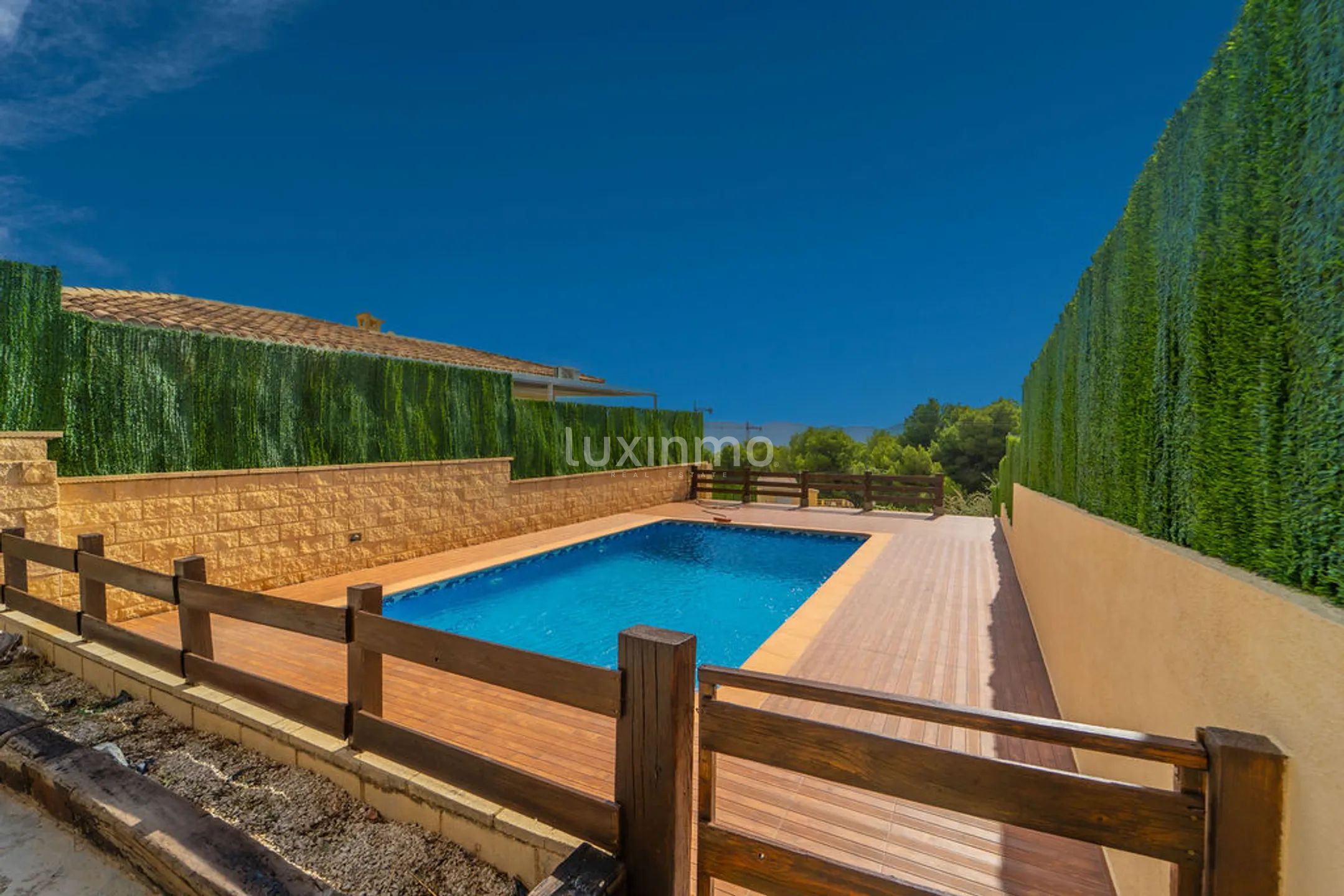 Fully Renovated Semi-Detached House with Private Pool and Sea Views in La Nucía — photo 17