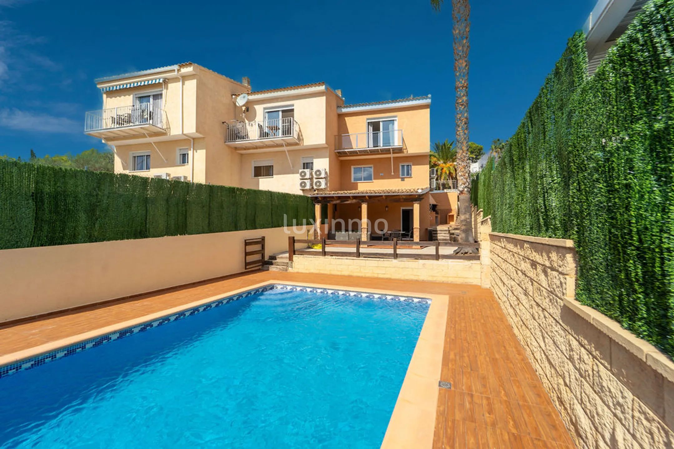 Fully Renovated Semi-Detached House with Private Pool and Sea Views in La Nucía