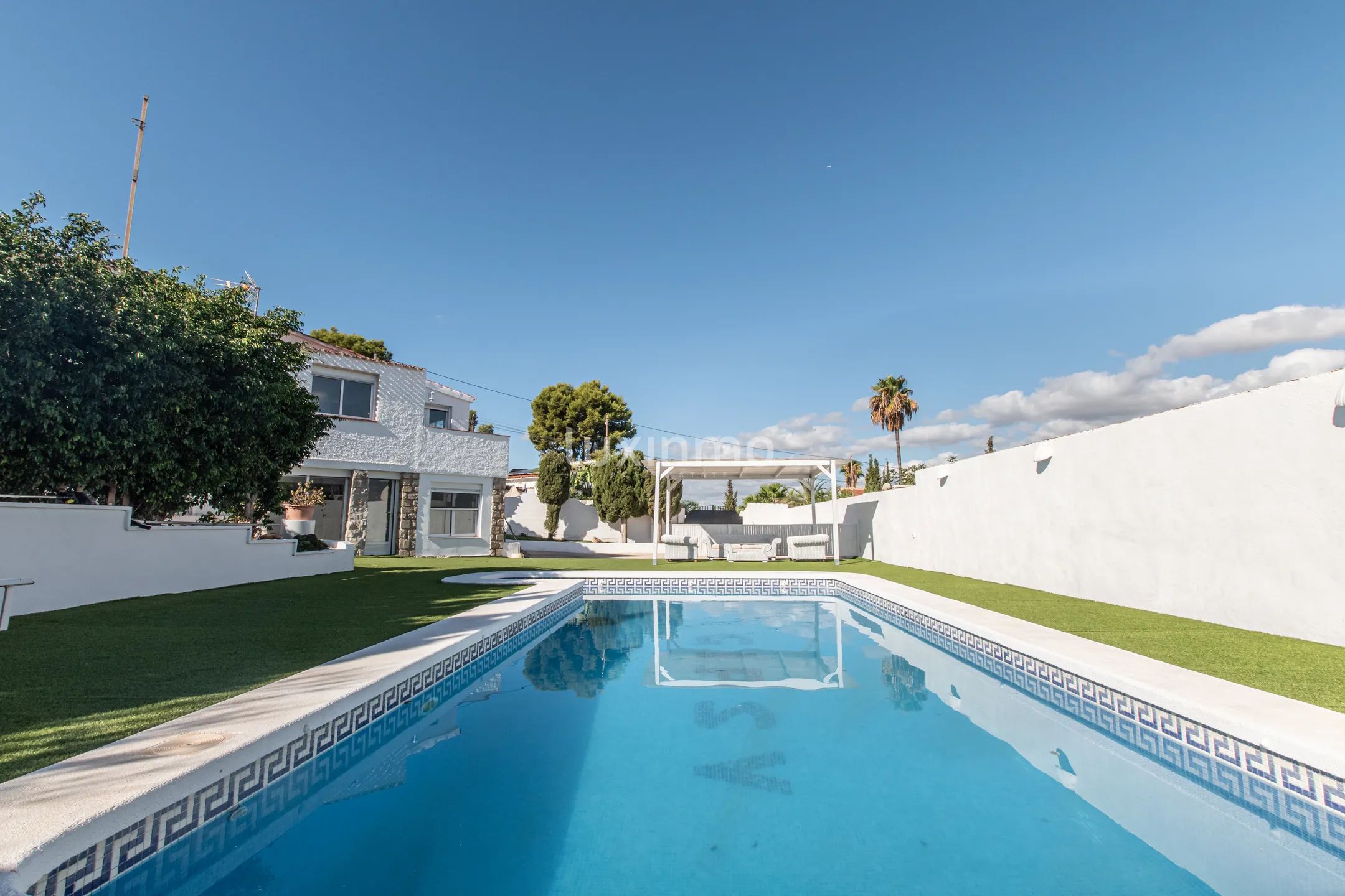 Newly refurbished villa in Albir with a private swimming pool