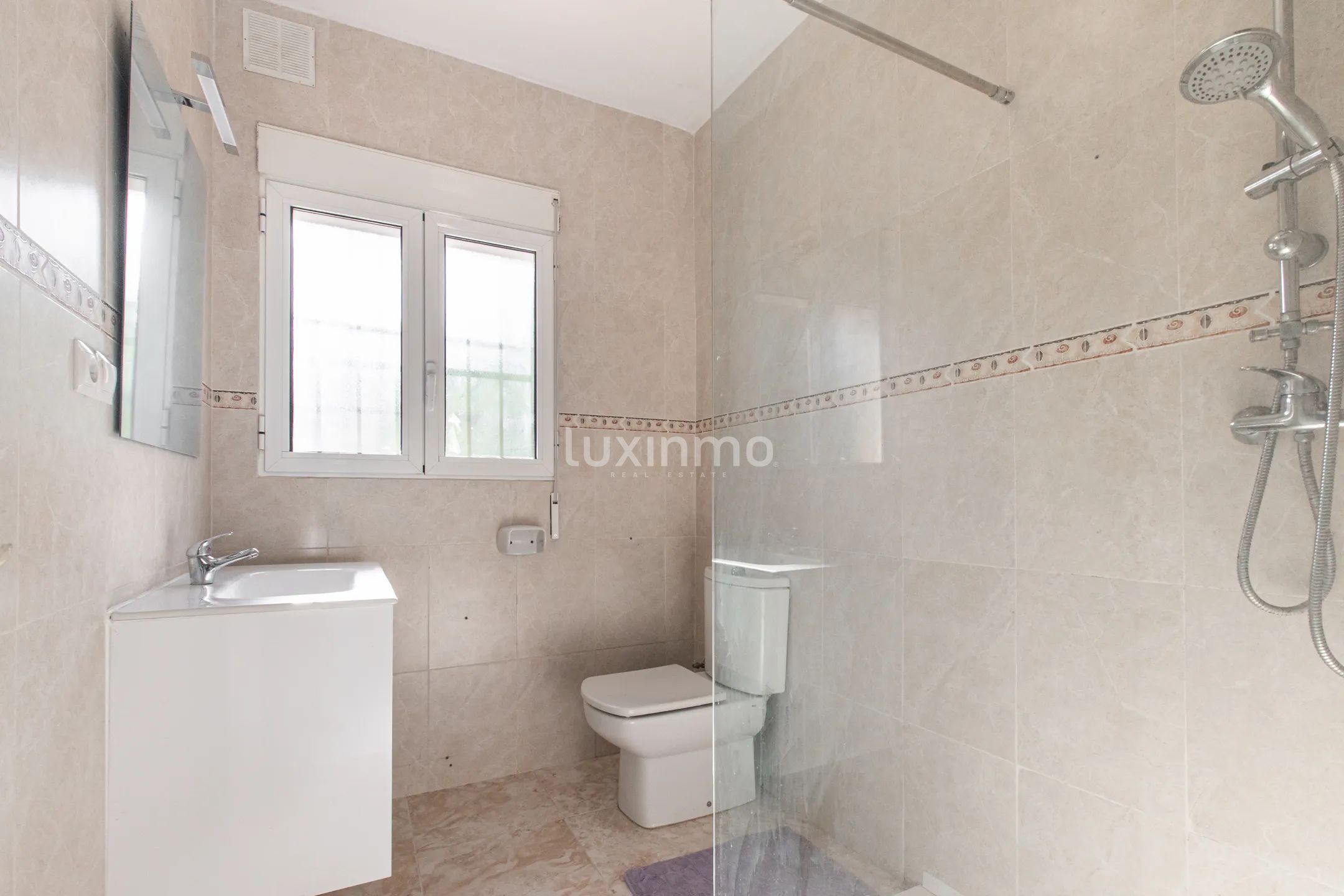 Pas gerenoveerde villa in Albir met privézwembad — photo 10