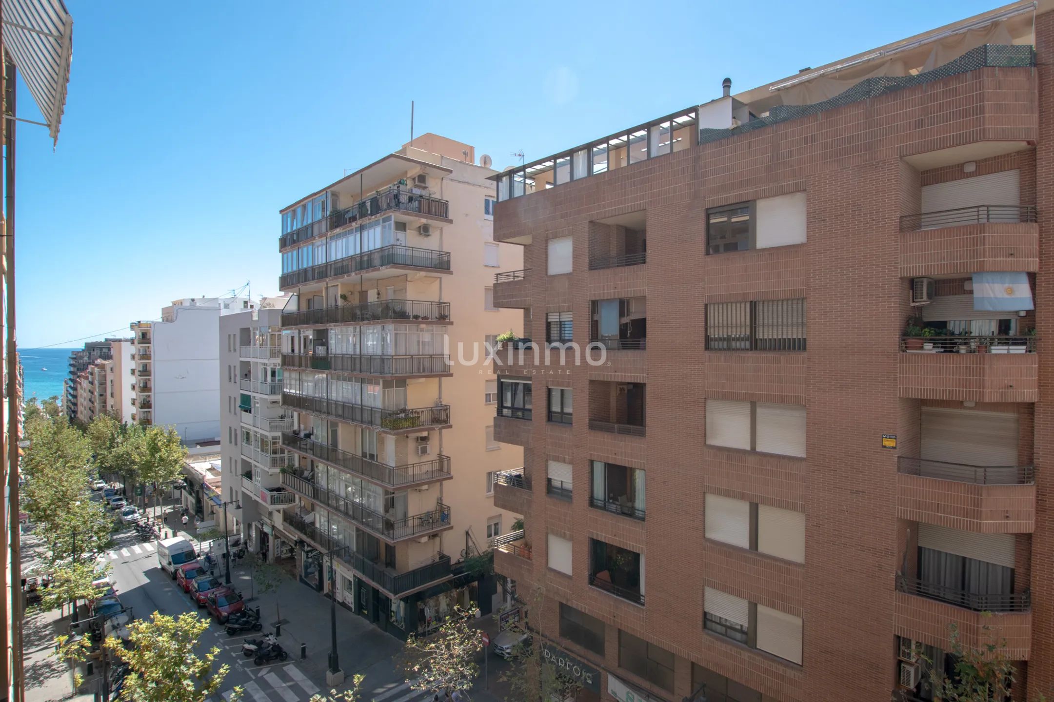Bright modern flat to let in the centre of Calpe