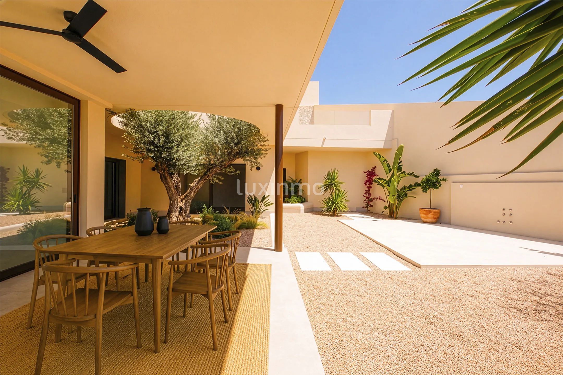 Modern Luxury Villa with 4 En-Suite Bedrooms and large pool for sale — photo 7