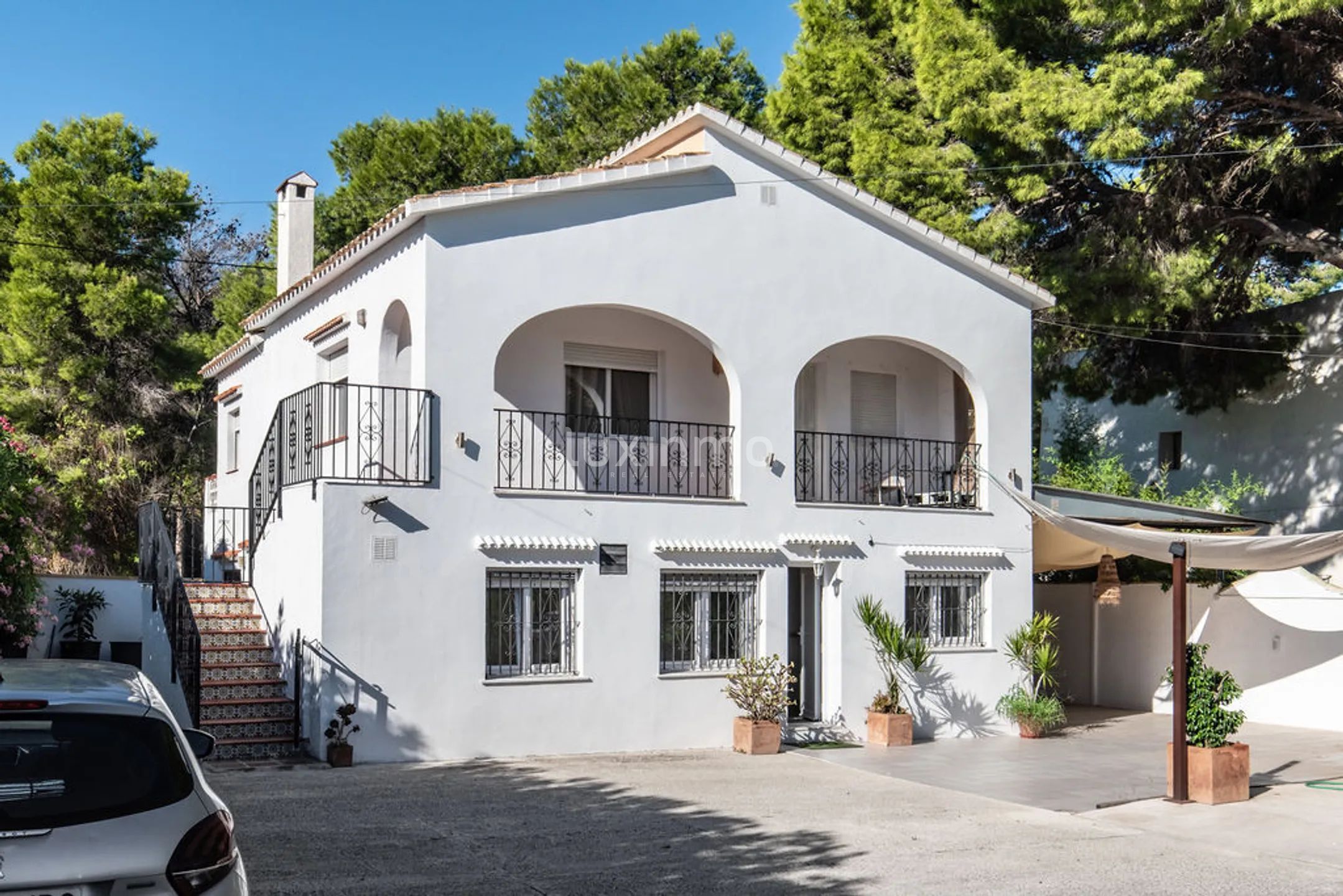 Sea & Mountain Views | Spacious 5-Bedroom Villa in Dénia