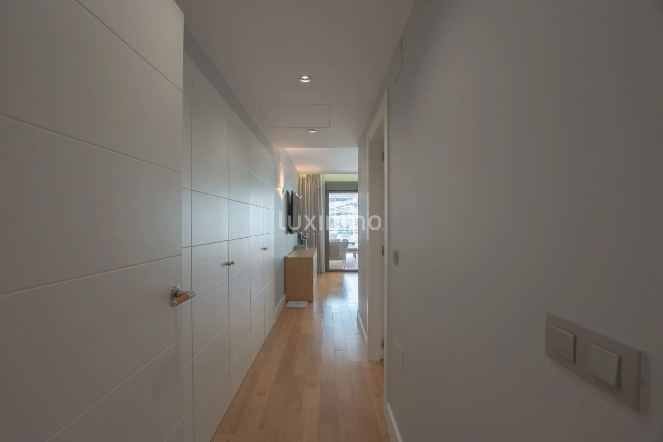 Mediterranean-style apartments with sea views for sale in Masquerat Beach — photo 10