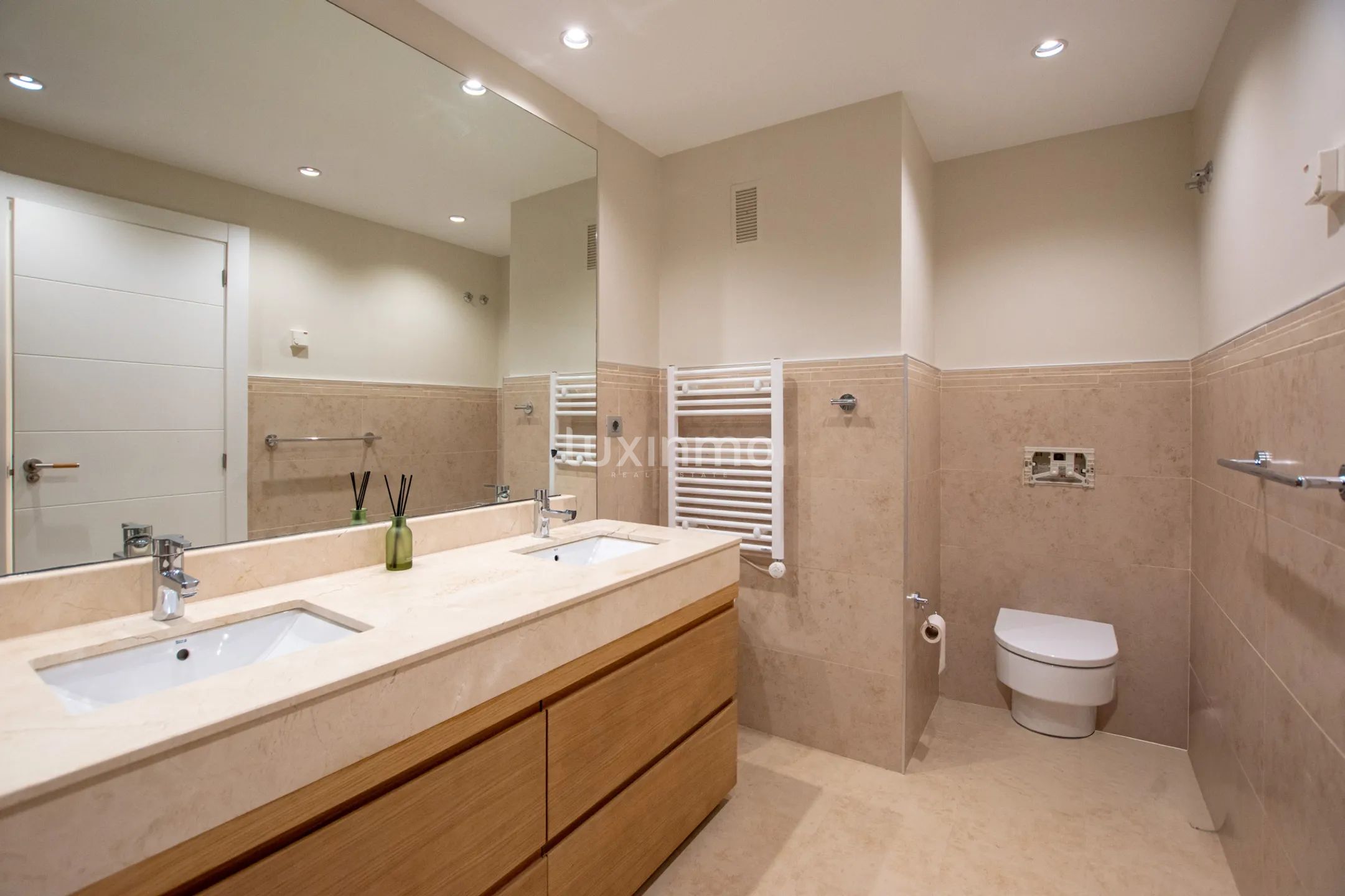 Mediterranean-style apartments with sea views for sale in Masquerat Beach — photo 15