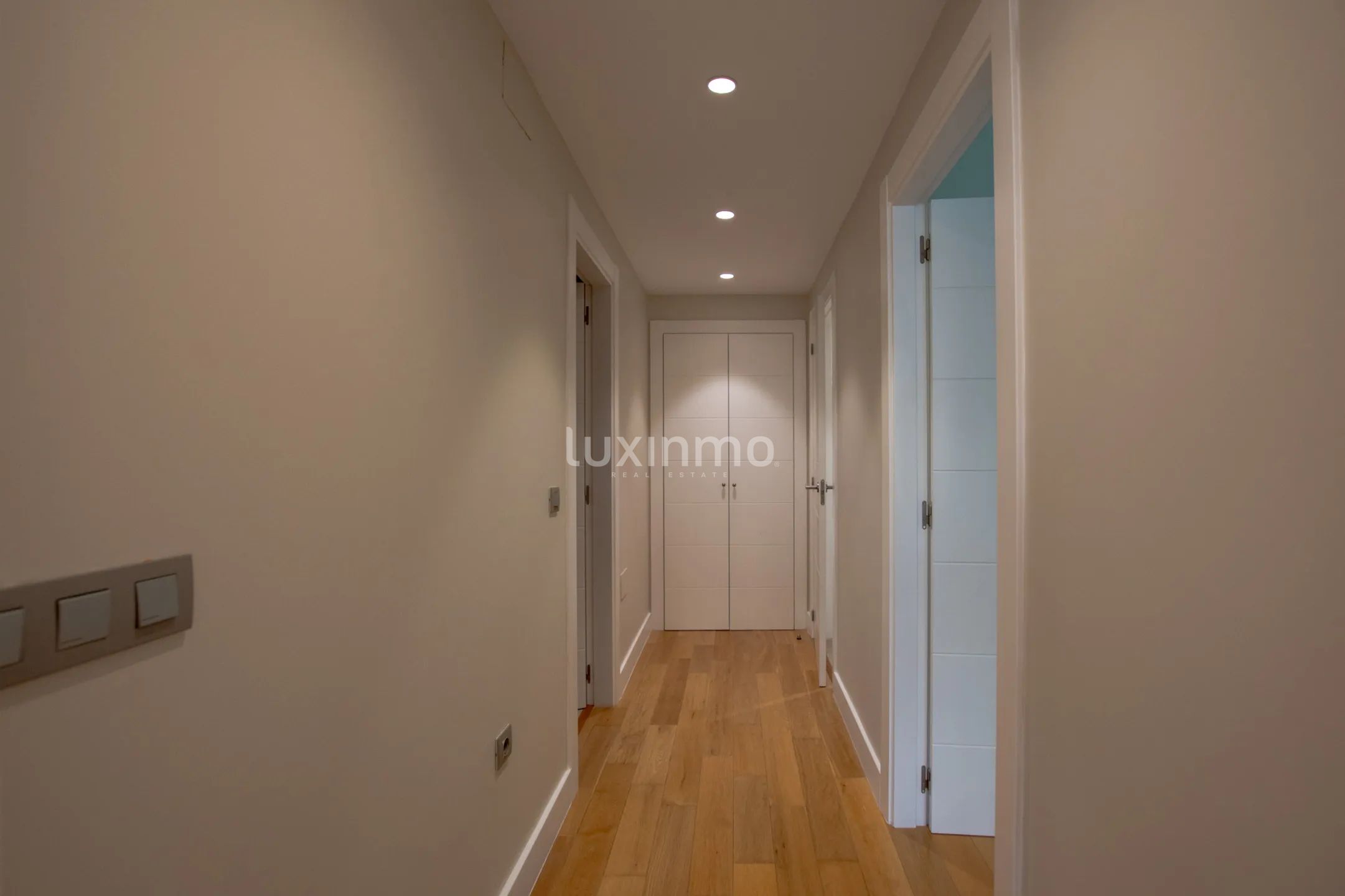 Mediterranean-style apartments with sea views for sale in Masquerat Beach — photo 11