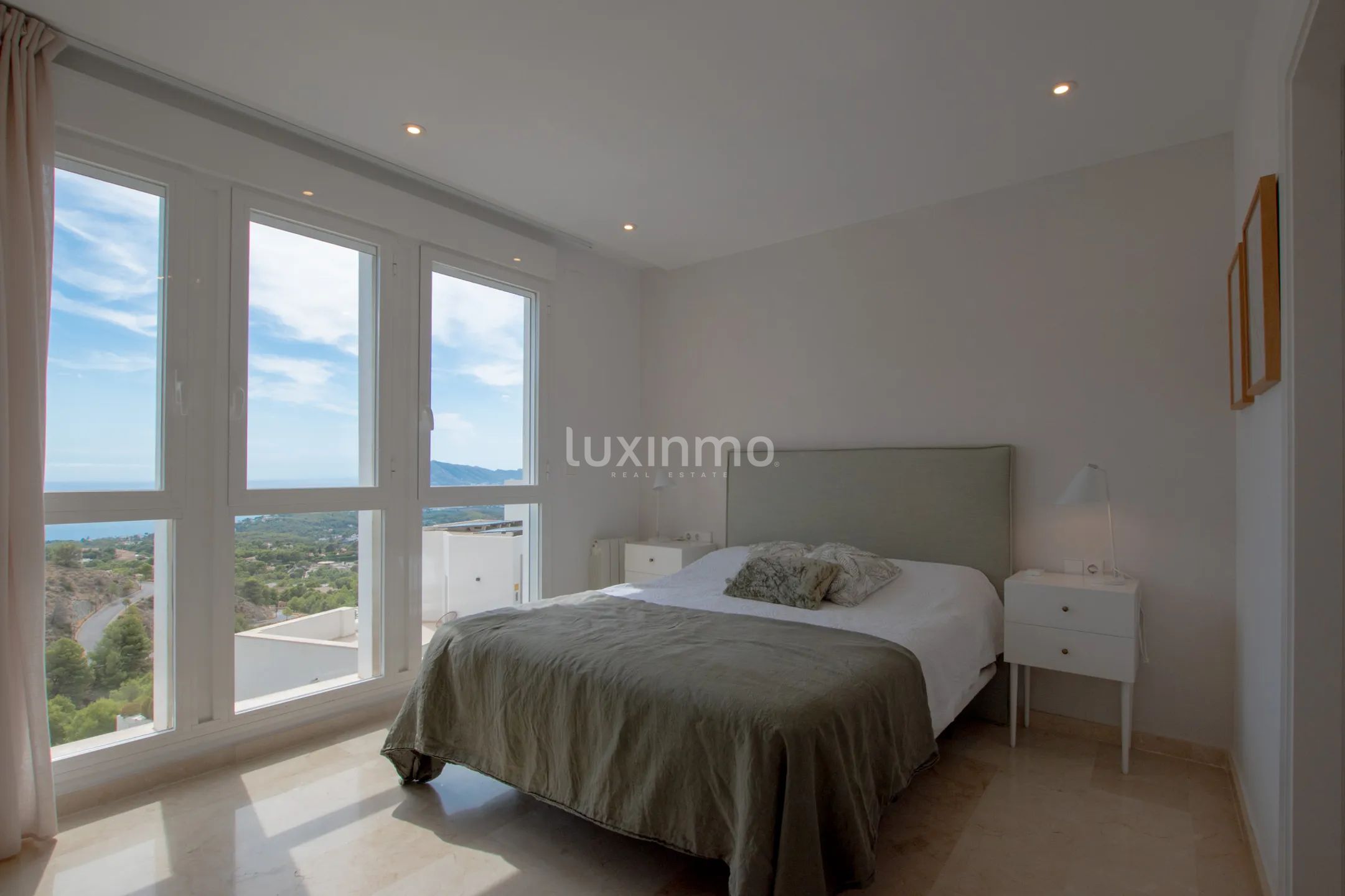Modern villa for sale with panoramic views and sea views in Sierra Altea — photo 32