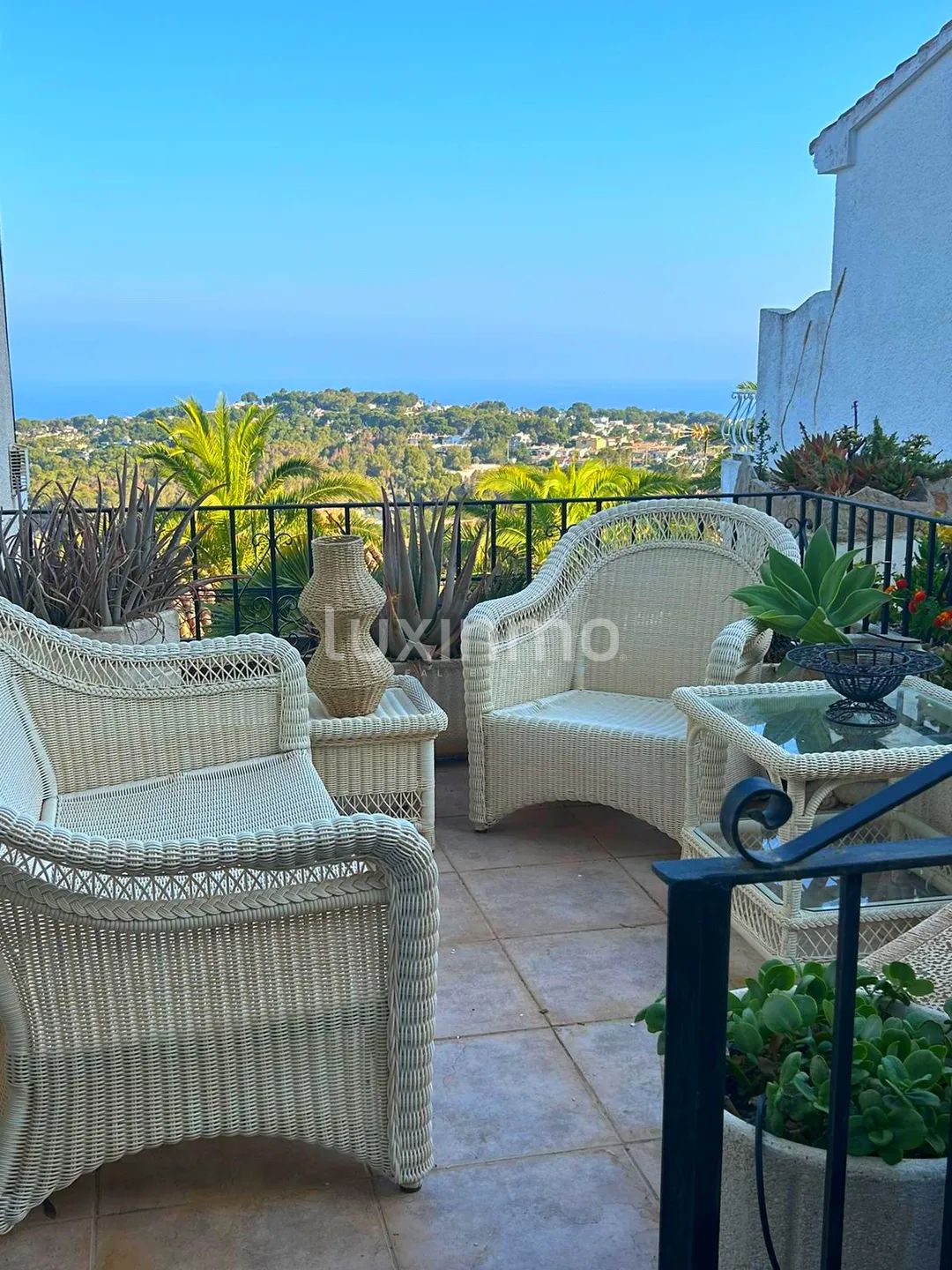 Semi‑detached house with panoramic sea views in Moraira — photo 13