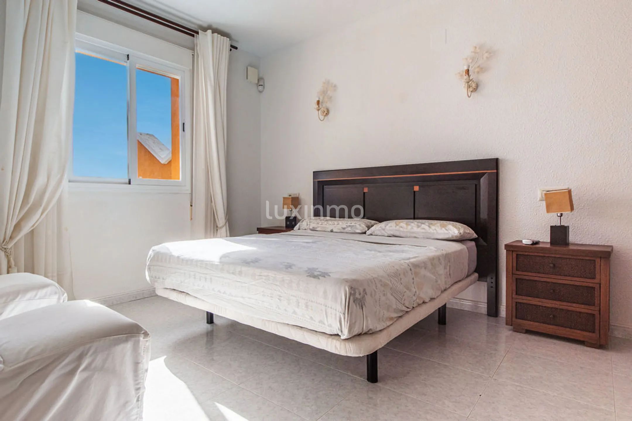 2-Bedroom Apartment with Sea Views — photo 6