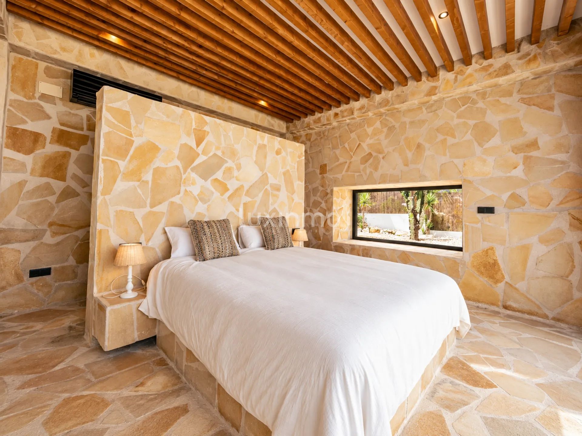 7-bedroom villa with sea views in Javea — photo 18