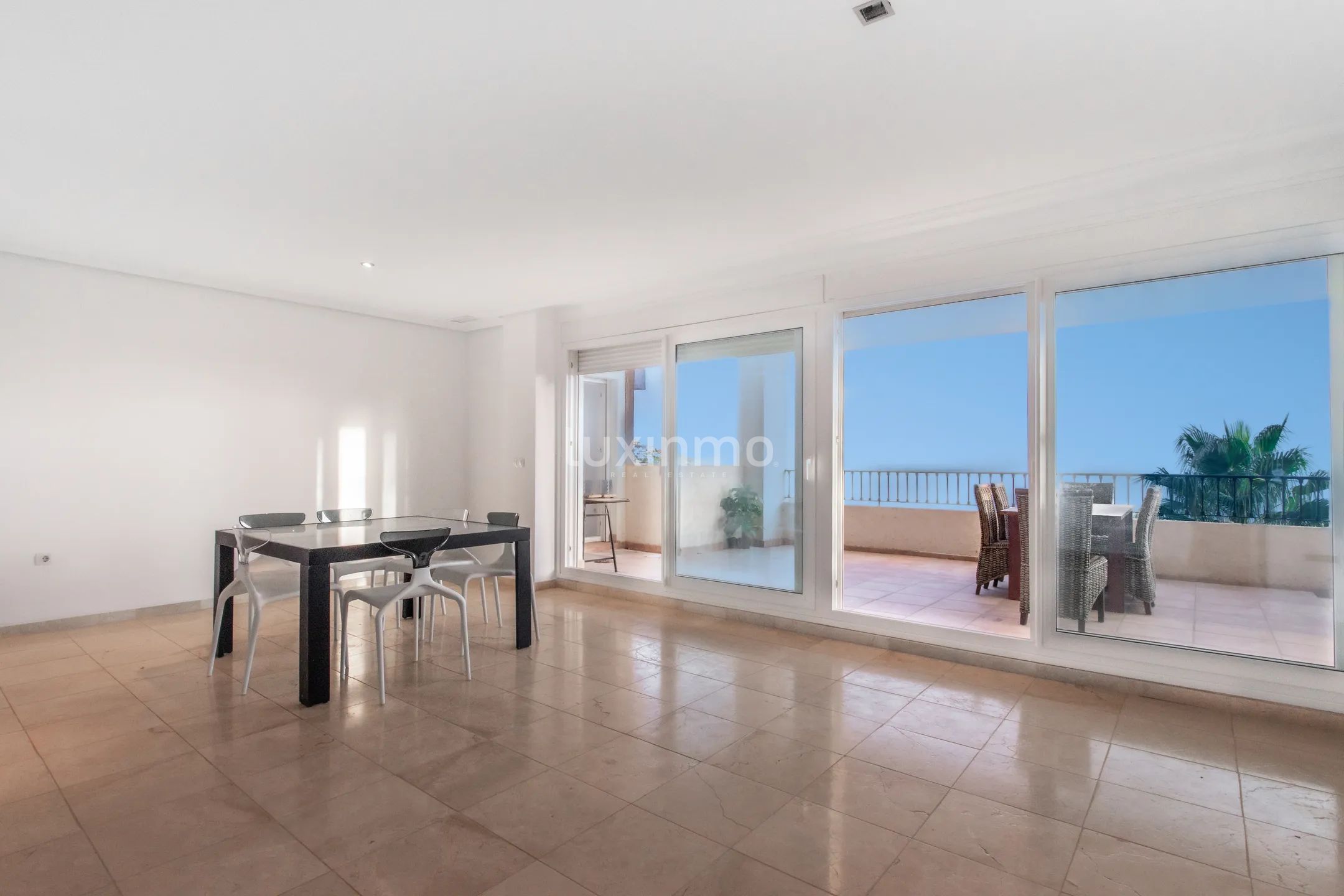 Mediterranean apartment with panoramic sea-views in Altea Hills — photo 7