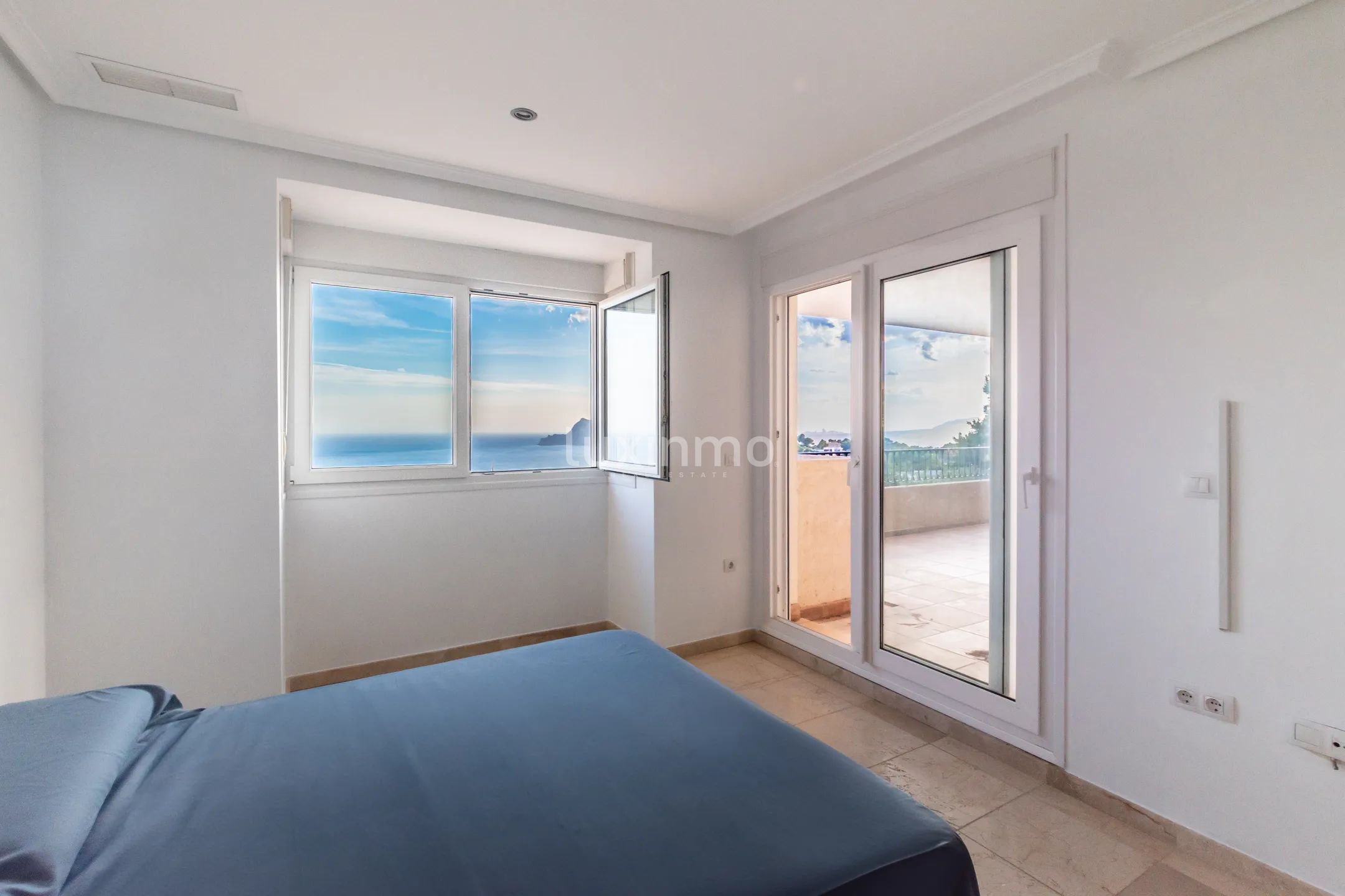 Mediterranean apartment with panoramic sea-views in Altea Hills — photo 11