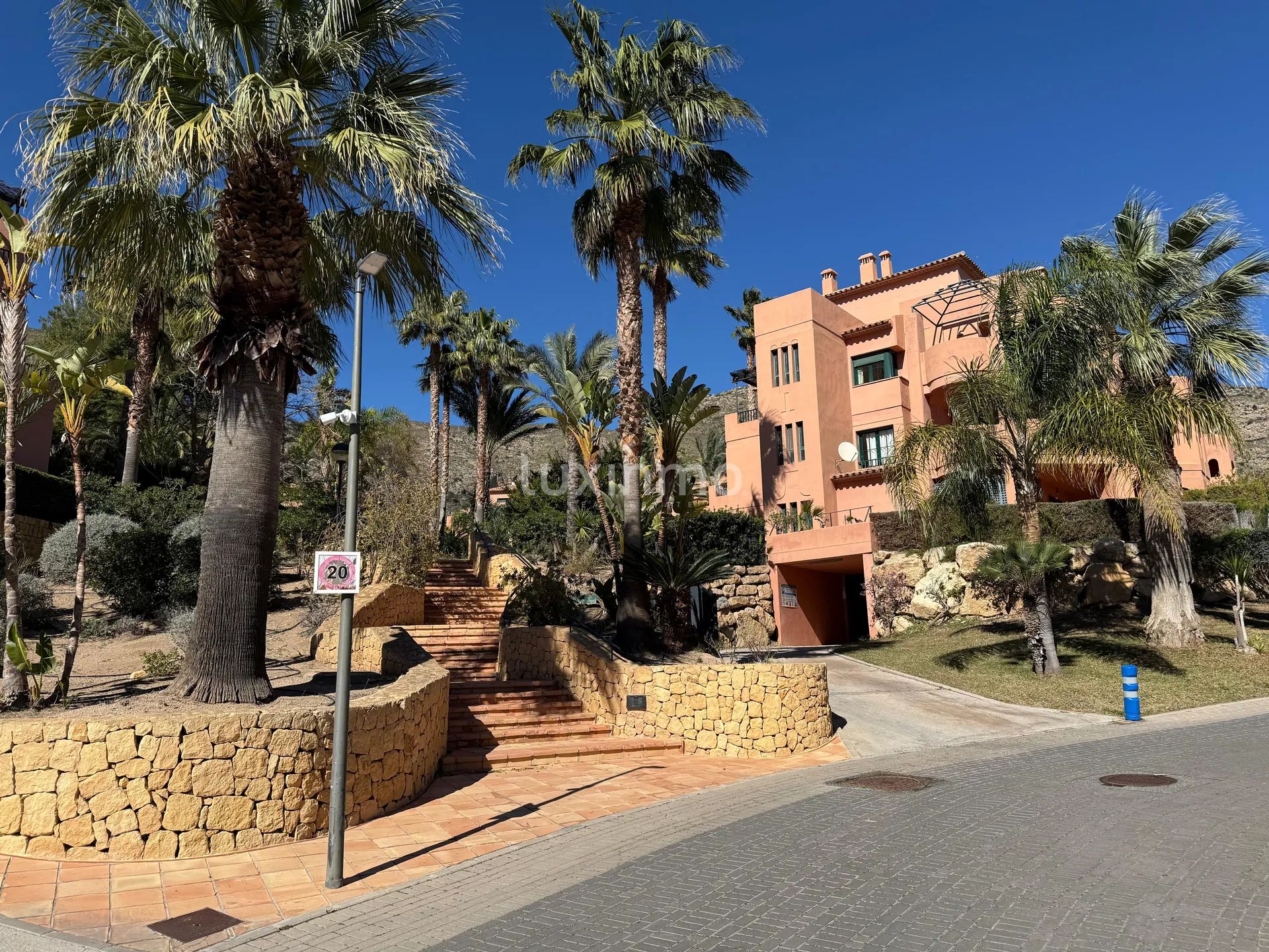 Mediterranean penthouse with panoramic sea views — photo 20
