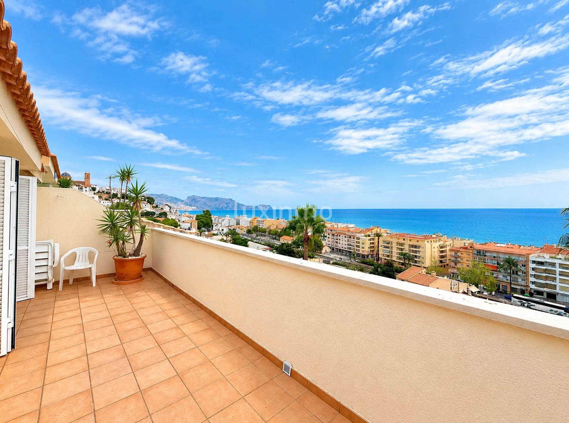 Apartment with terrace and views for rent — photo 2