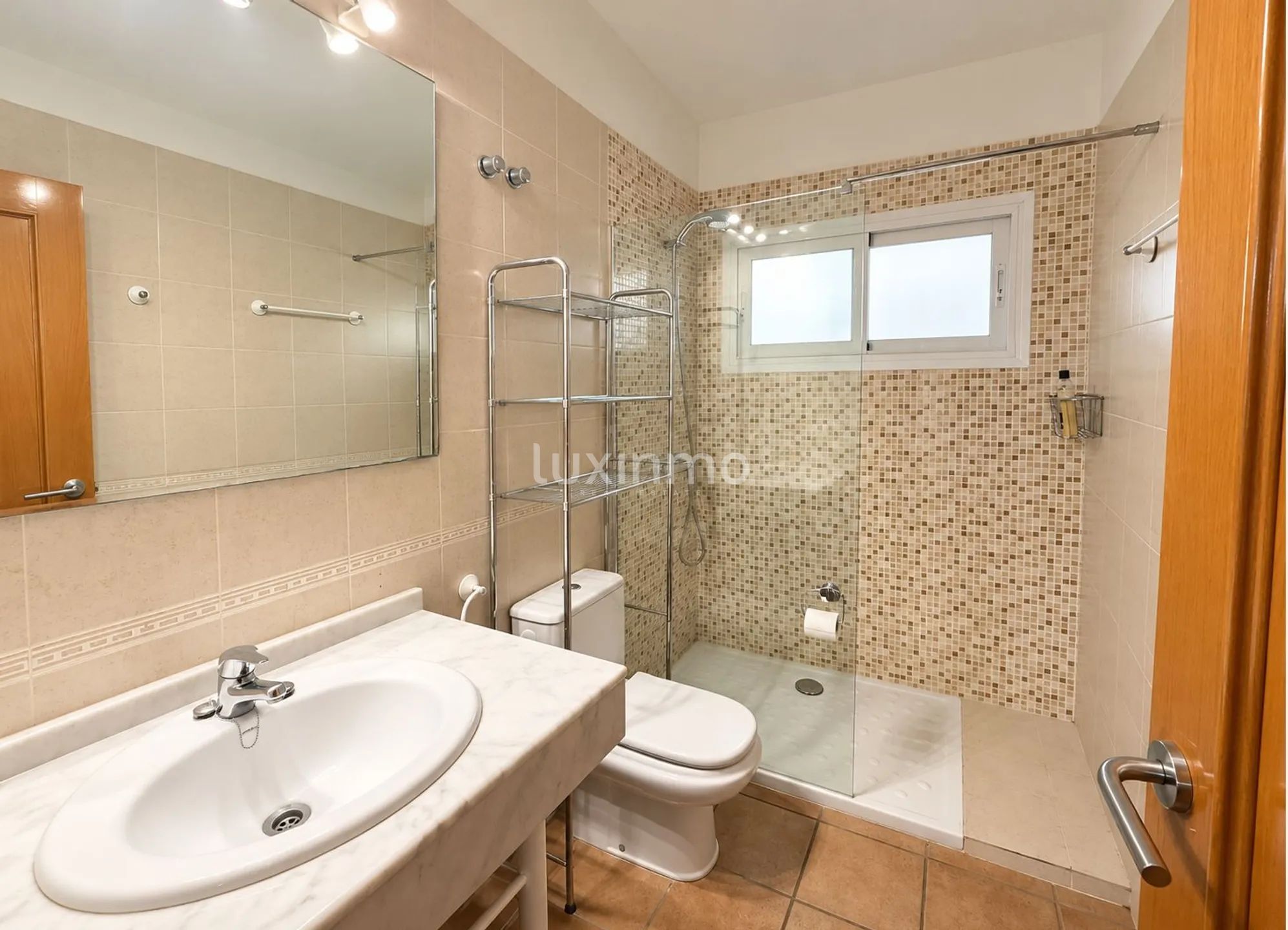 Apartment with terrace and views for rent — photo 9