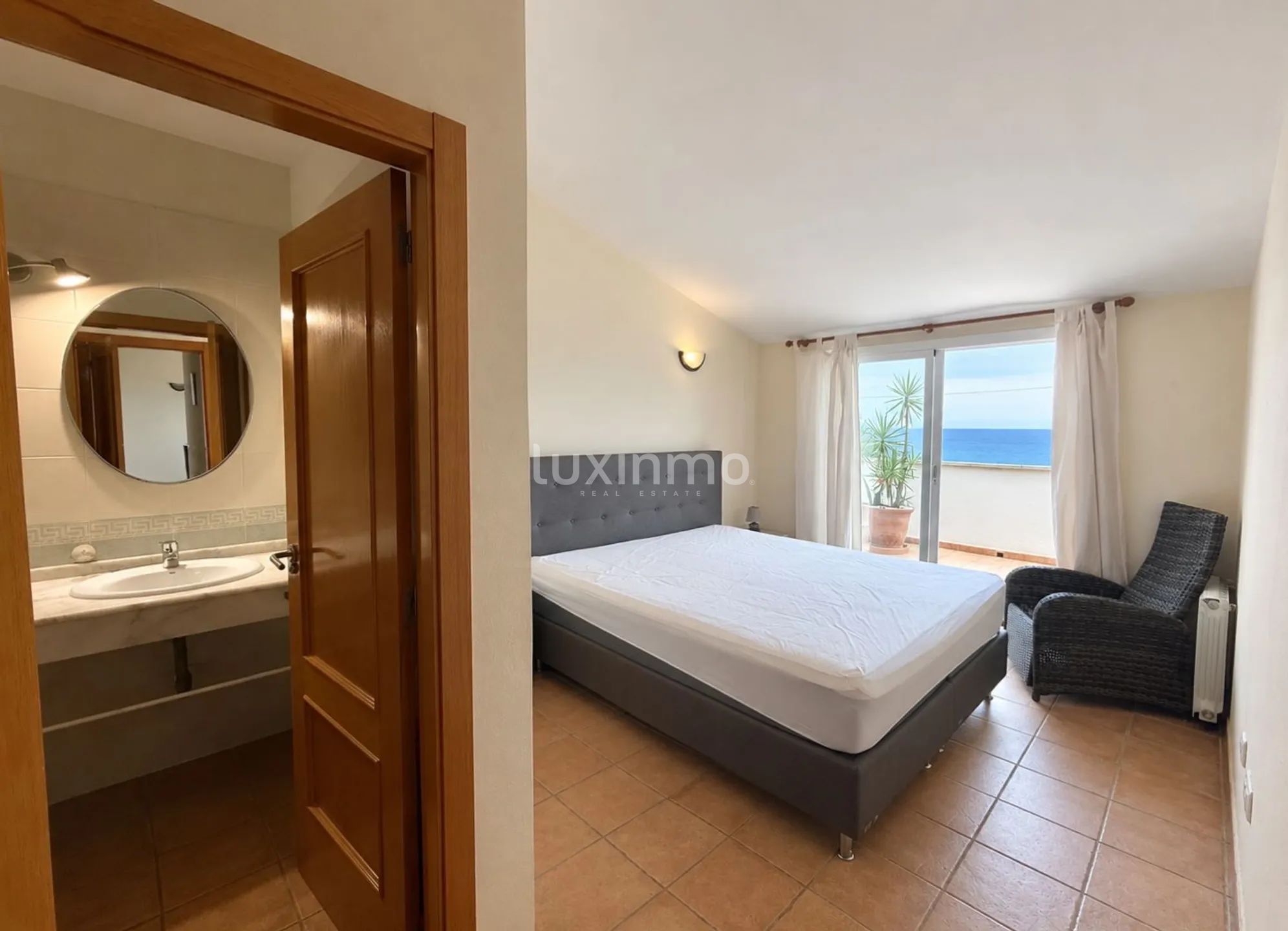 Apartment with terrace and views for rent — photo 10