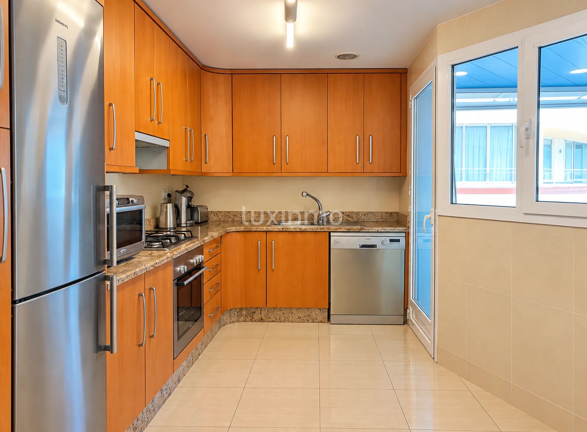 3-bedroom apartment with parking and sea views in Altea pueblo — photo 6