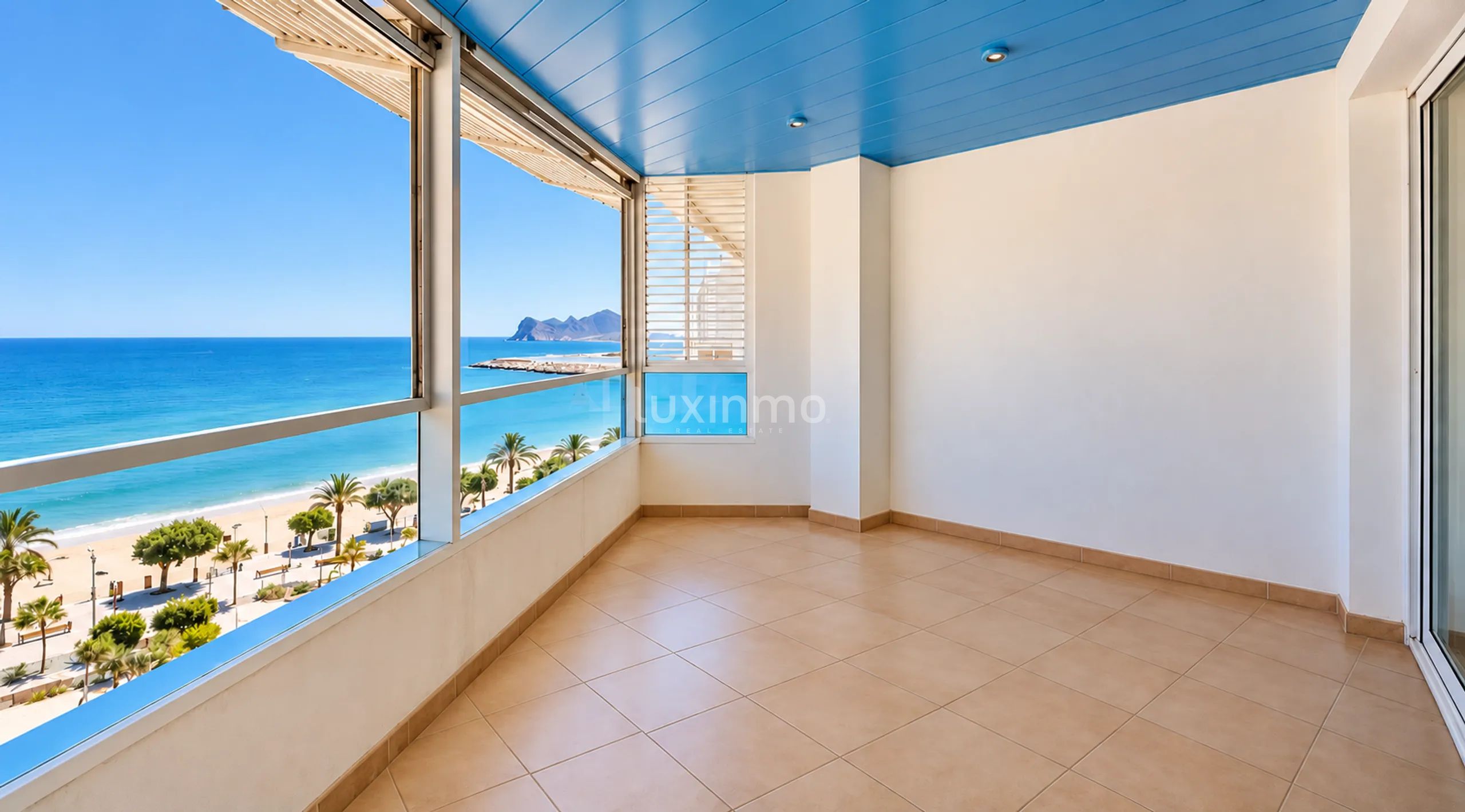 apartamento de 3 dormitorios y parking con vistas al mar en Altea pueblo
