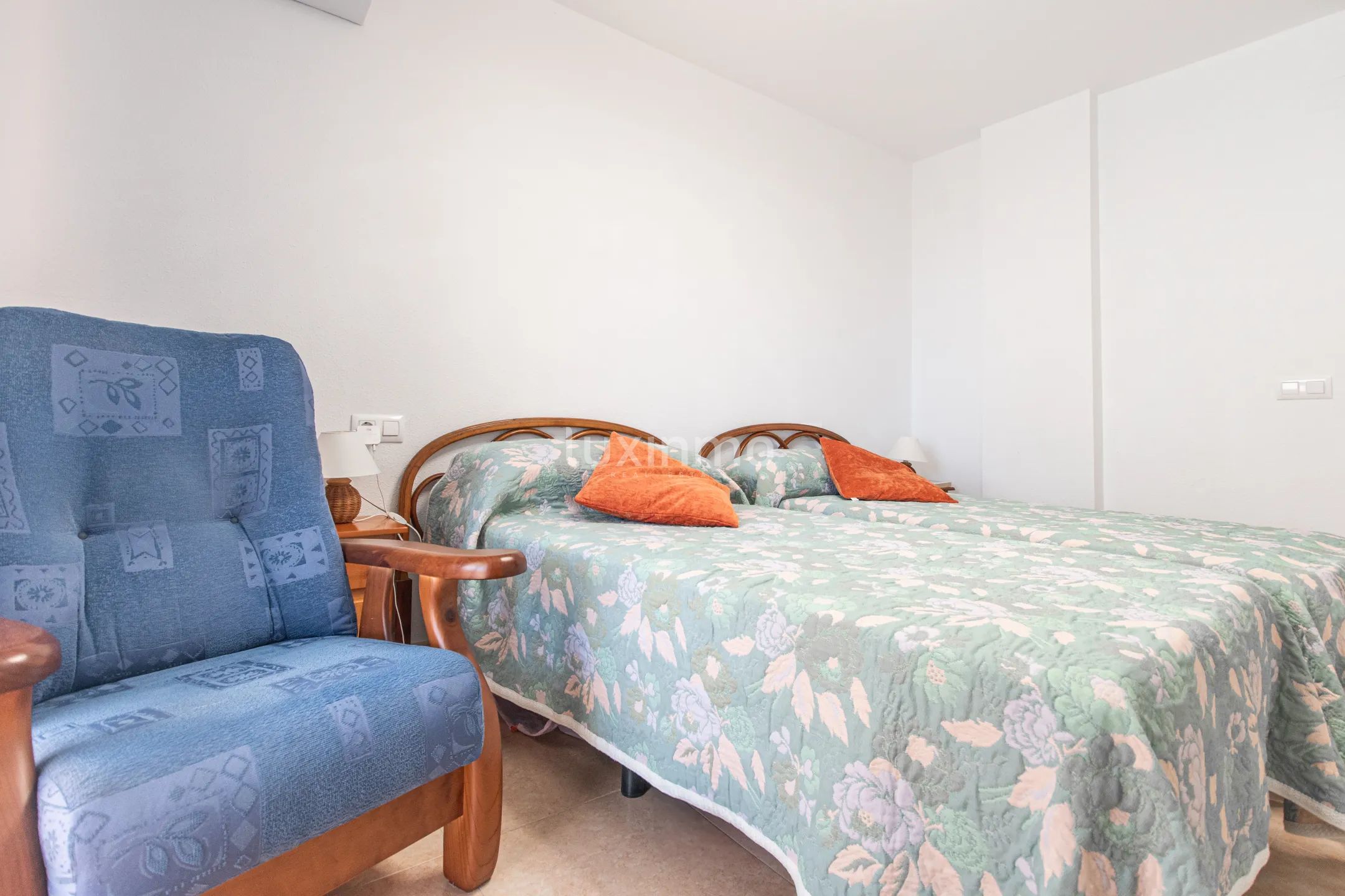 Apartment with sea and mountain views in Altea — photo 11