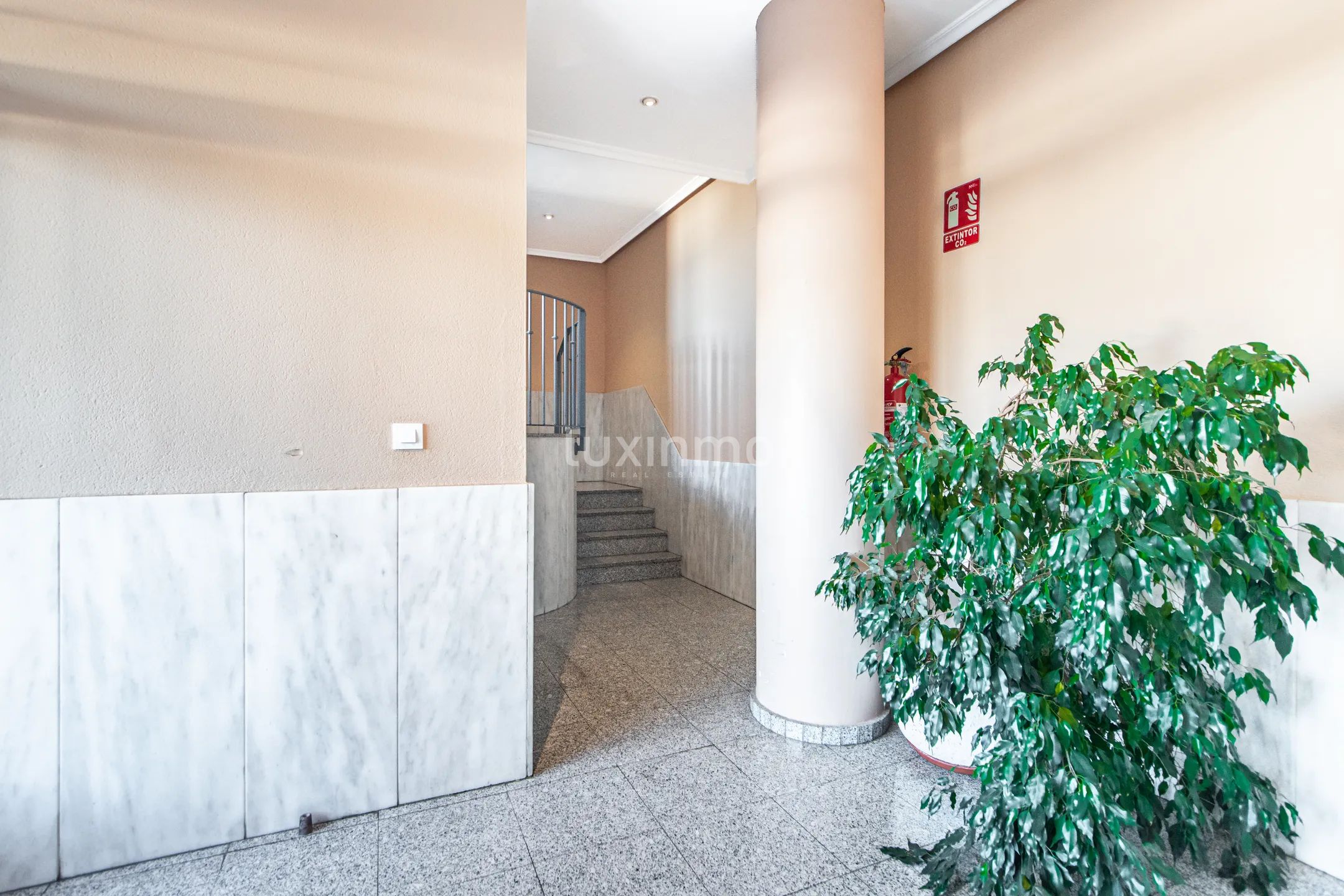 Apartment with sea and mountain views in Altea — photo 12